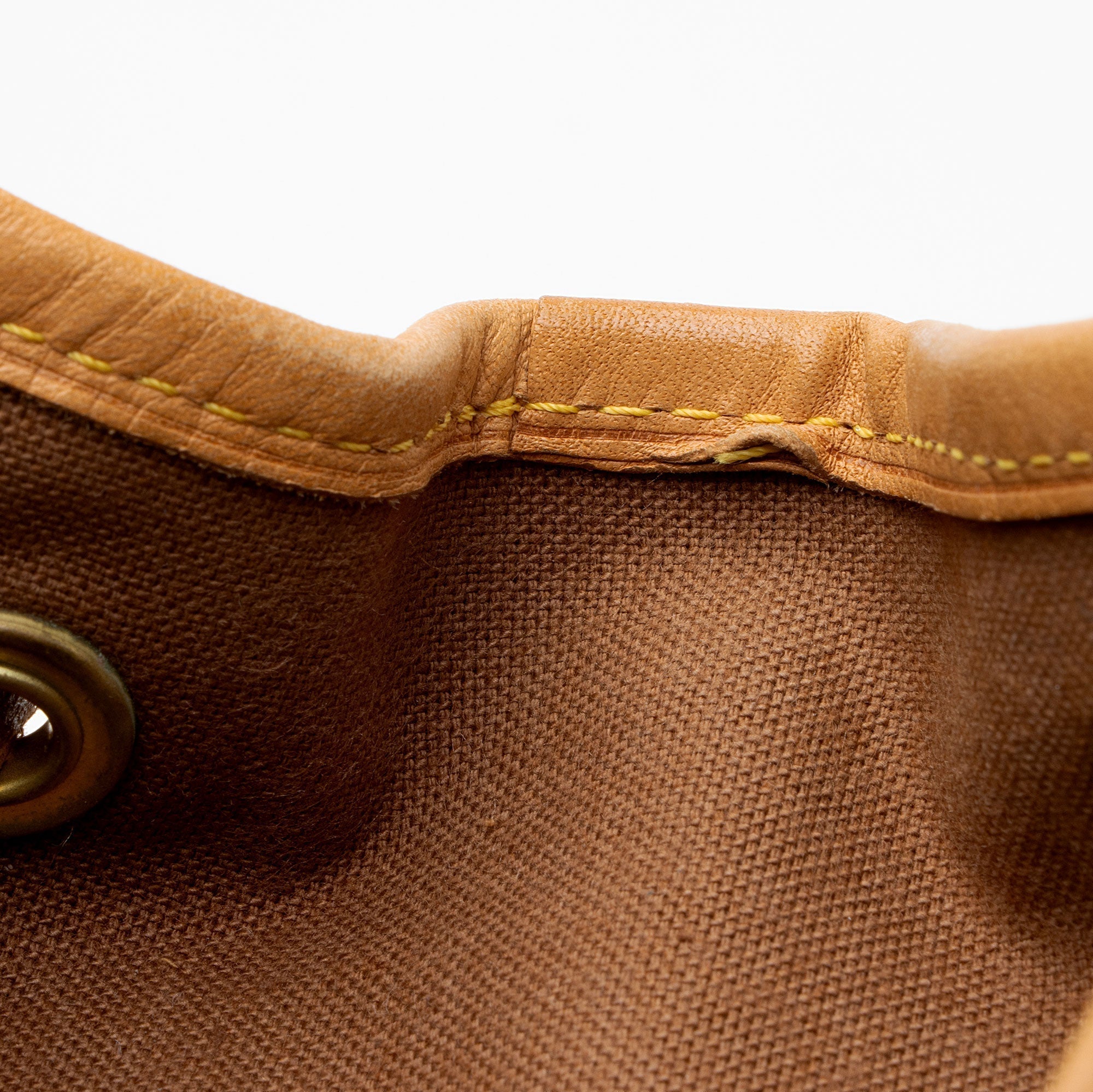 Louis Vuitton Vintage Monogram Canvas Montsouris GM Backpack (SHF-GIyo4P)