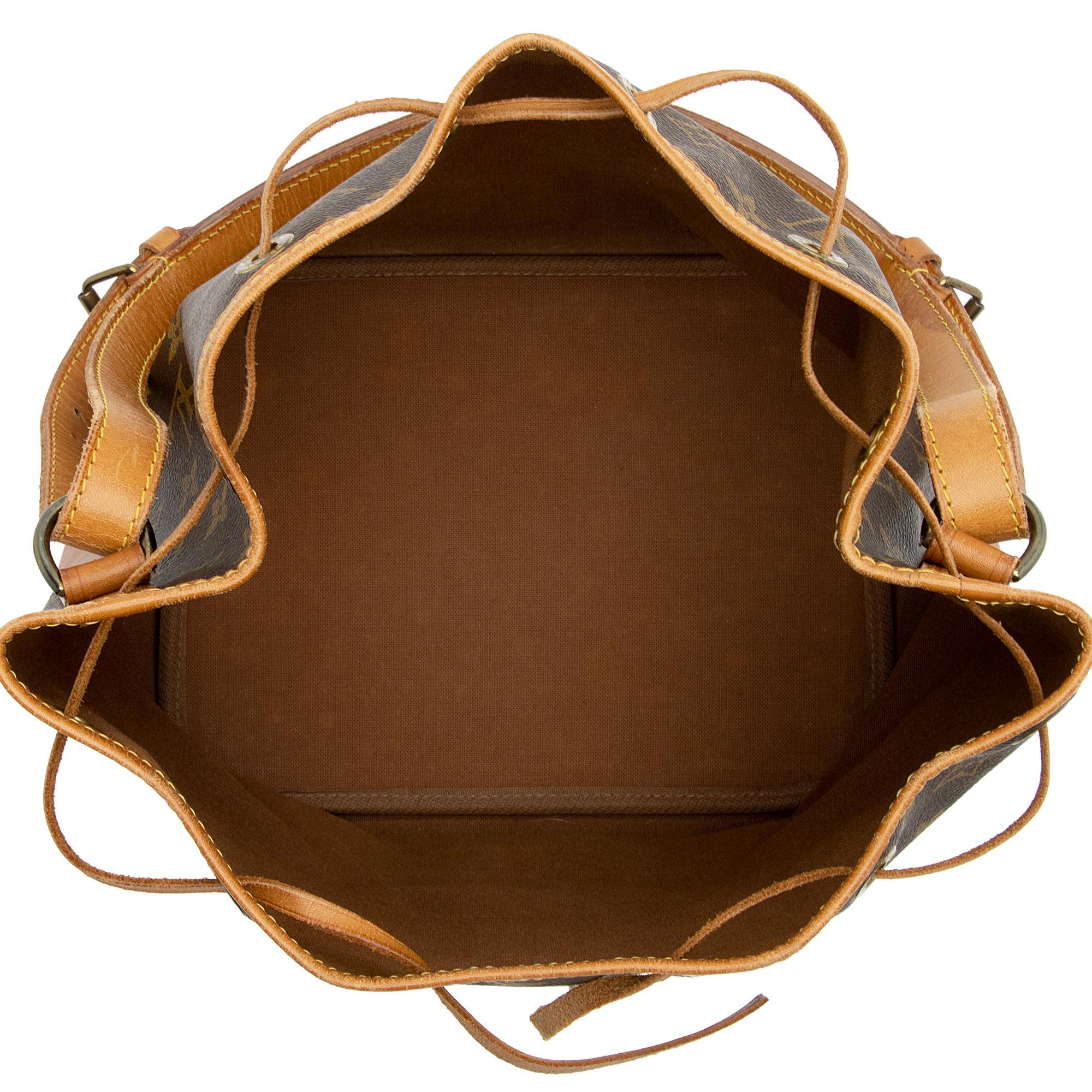Louis Vuitton Vintage Monogram Canvas Petit Noe Shoulder Bag (SHF-IAw79k)