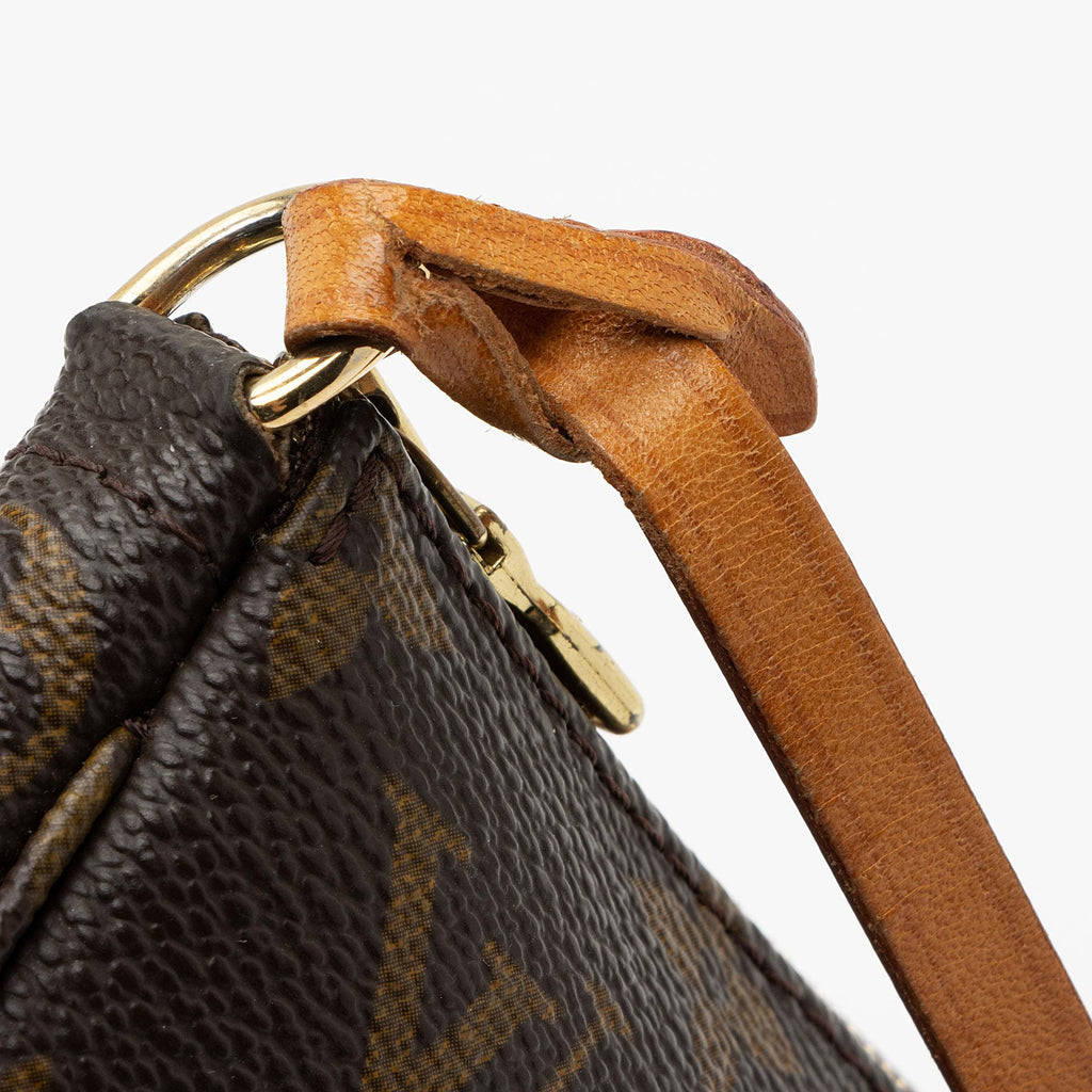 Louis Vuitton Vintage Monogram Canvas Pochette Accessoires (SHF-YGPVij)