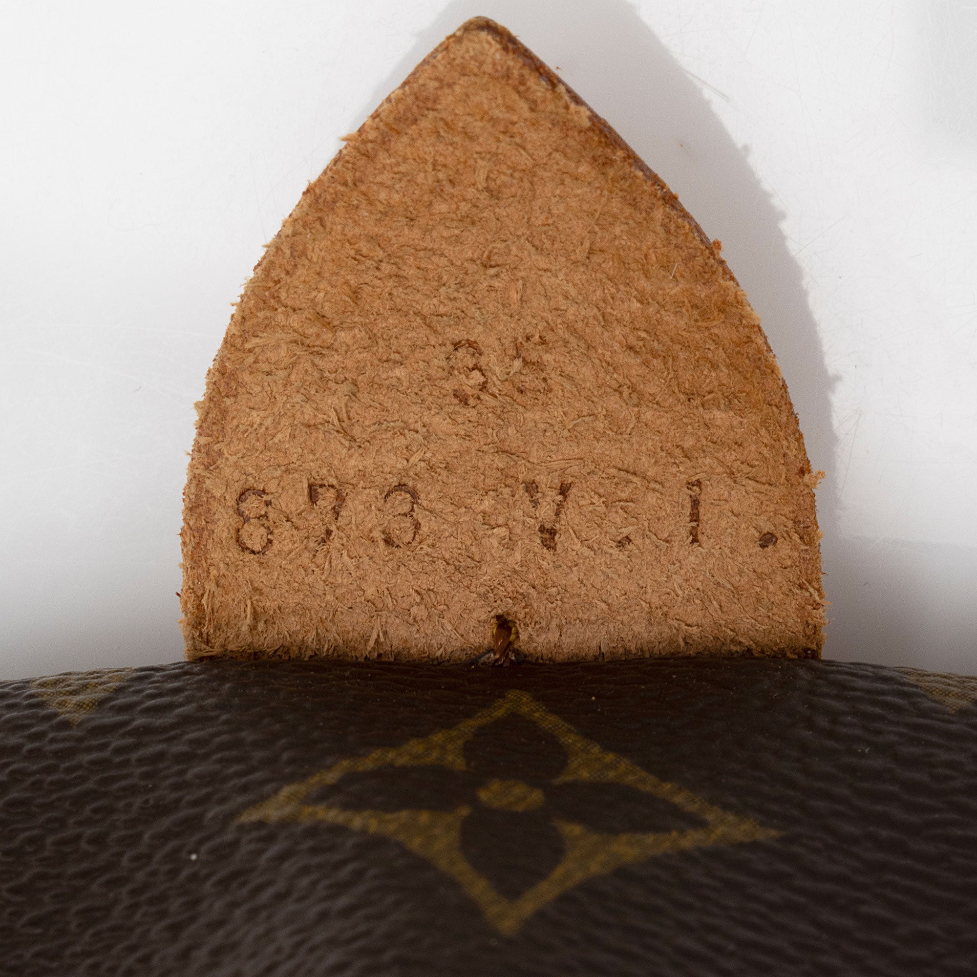 Louis Vuitton Vintage Monogram Canvas Sac Souple 35 Duffle Bag (SHF-z8boCz)