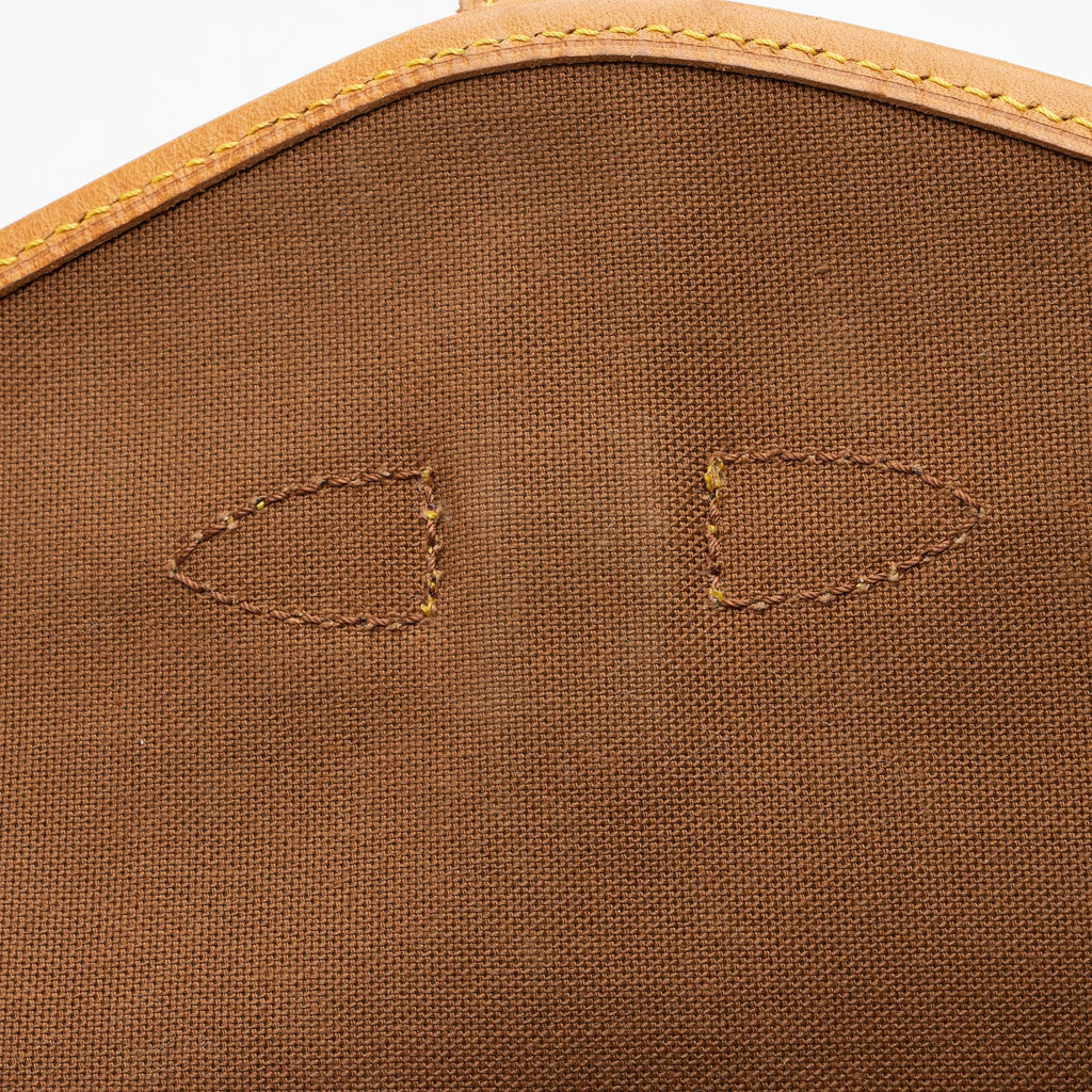 Louis Vuitton Vintage Monogram Canvas Saumur 30 Messenger Bag (SHF-TyPWbw)