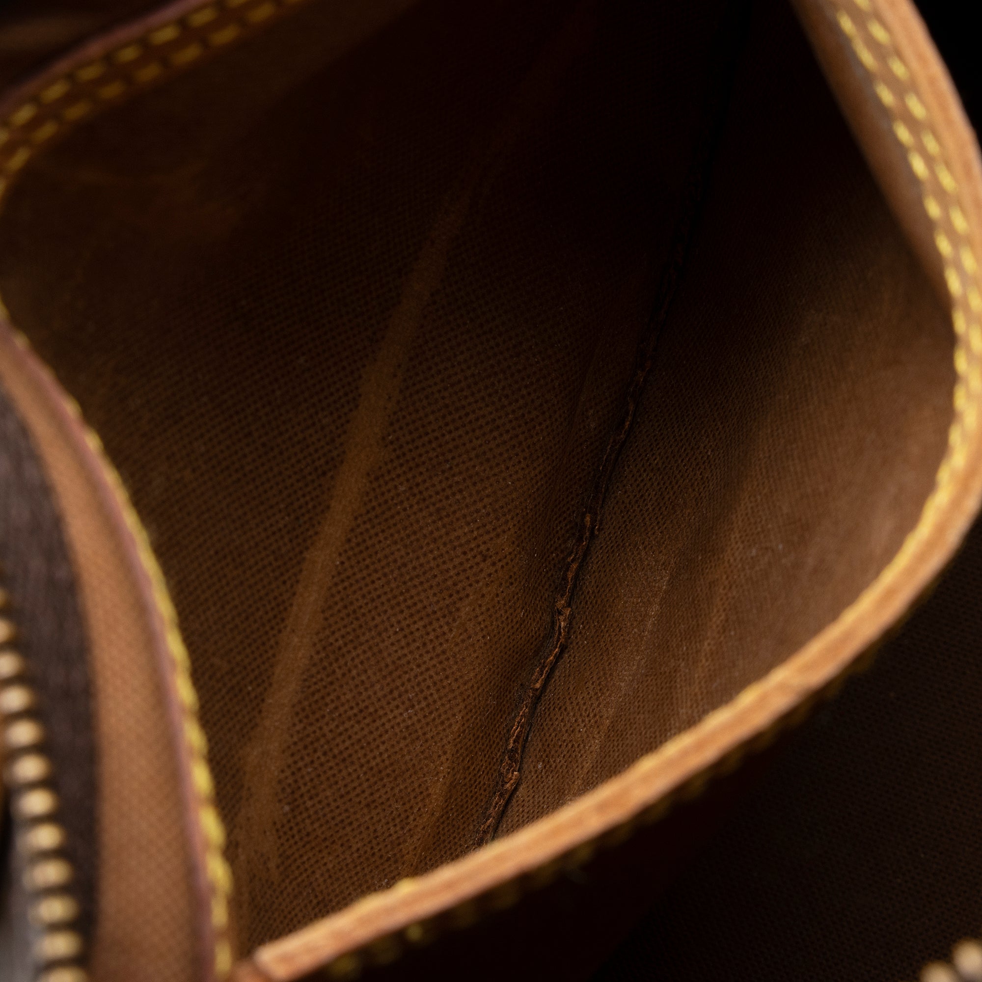 Louis Vuitton Vintage Monogram Canvas Speedy 25 Satchel (SHF-5p2onE)
