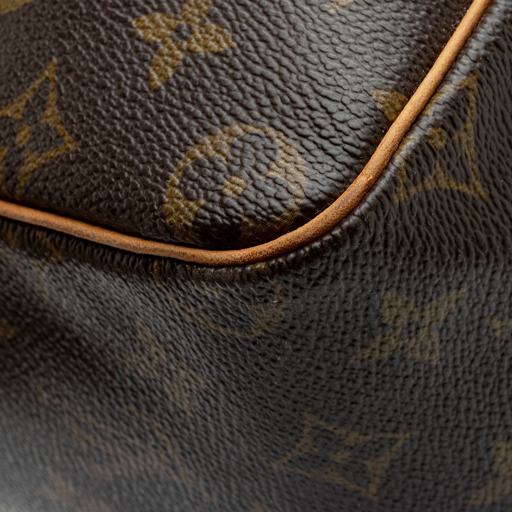 Louis Vuitton Vintage Monogram Canvas Speedy 40 Satchel (SHF-eyYBWC)