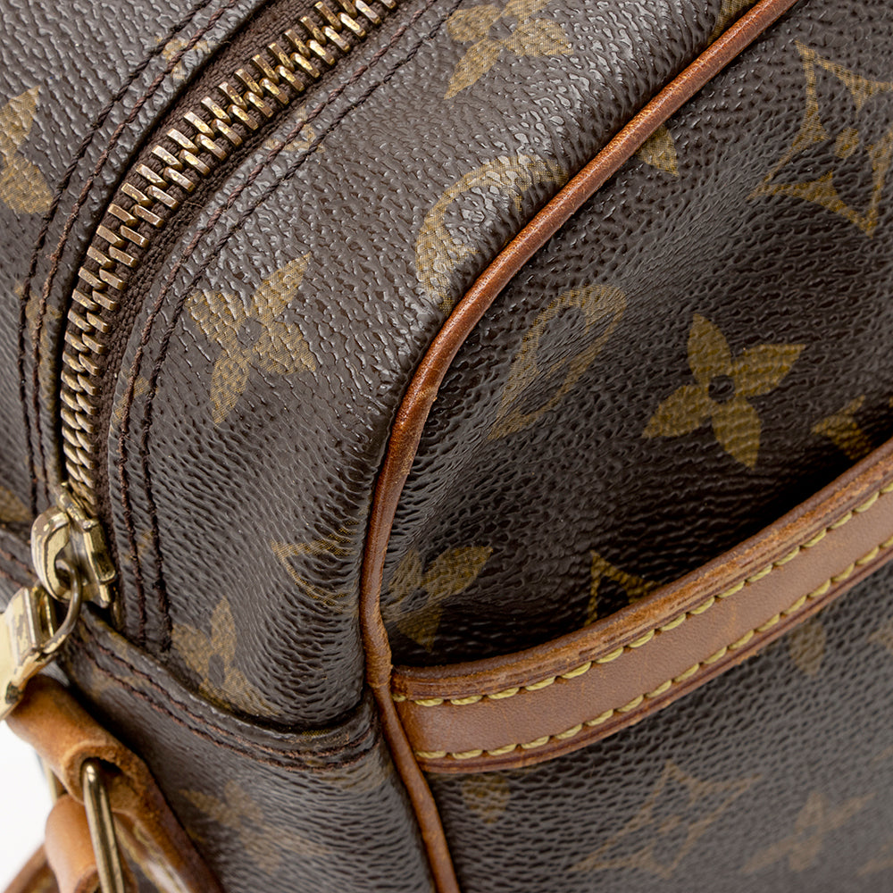 Louis Vuitton Vintage Monogram Canvas Trocadero 27 Shoulder Bag (SHF-22092)