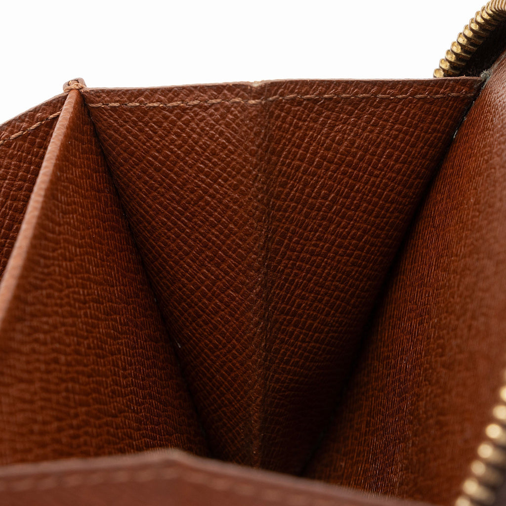 Louis Vuitton Vintage Monogram Canvas Zipped Compact Wallet (SHF-slTJTi)
