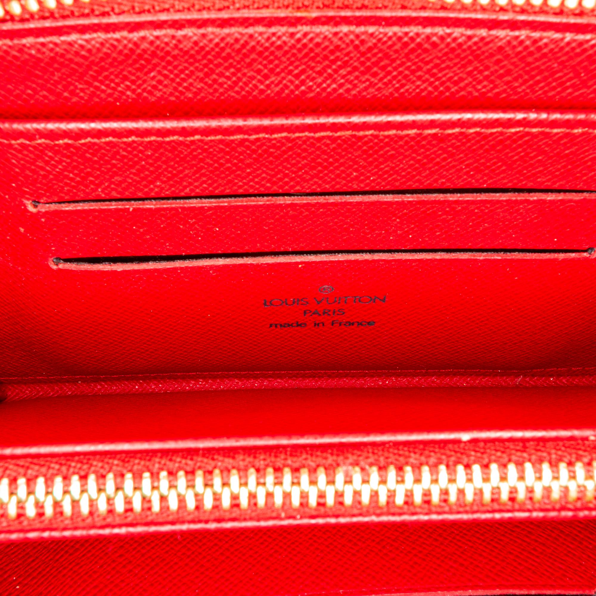 Louis Vuitton x Takashi Murakami Monogram Cerises Zippy (SHG-XVFROn)