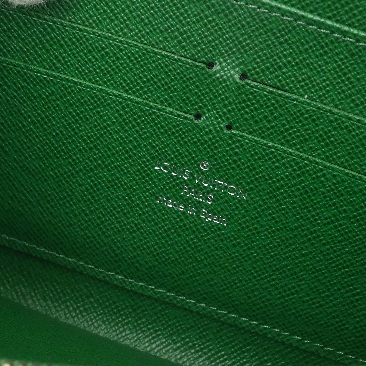 Louis Vuitton Green Epi Zippy Wallet M60303