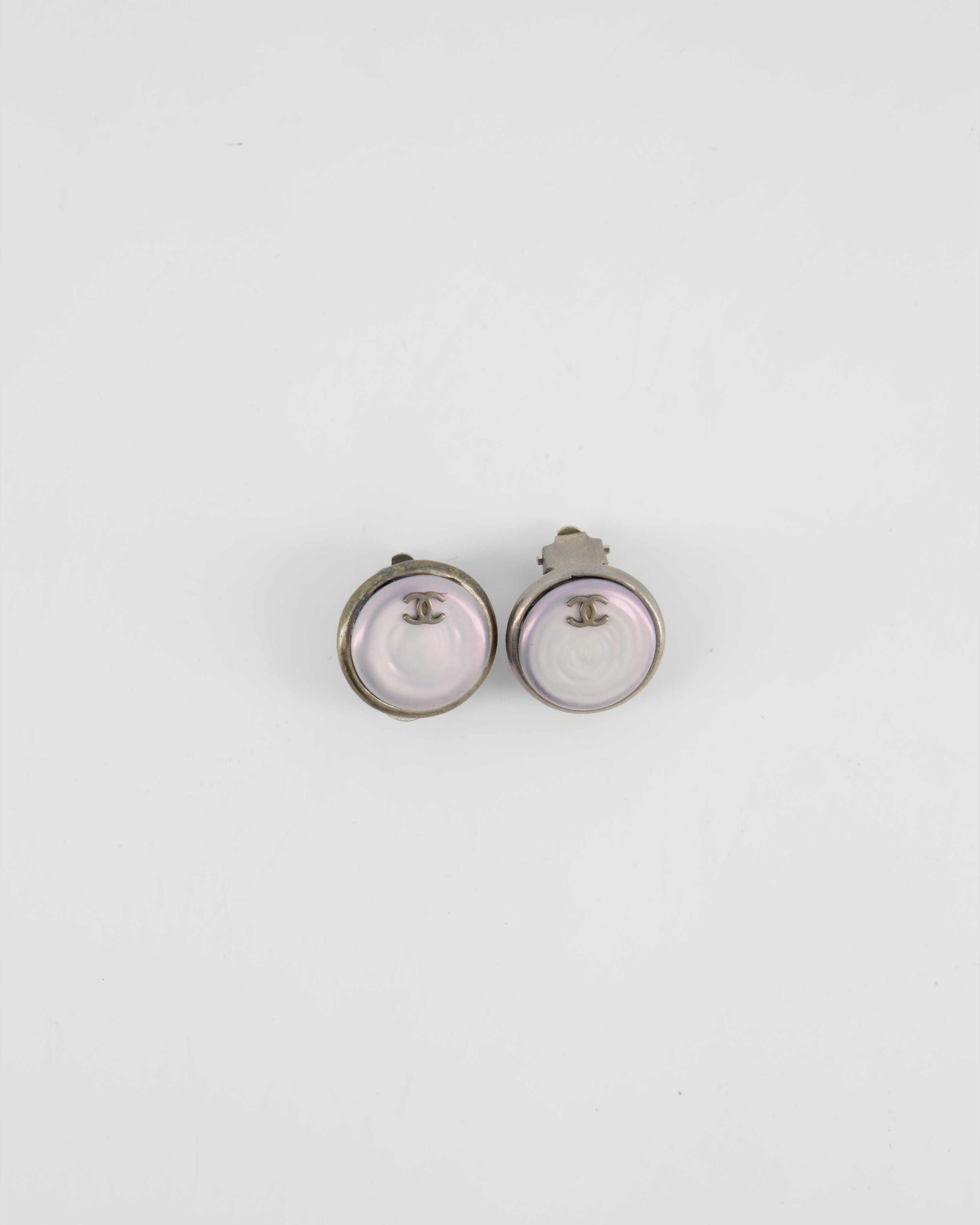 Chanel 99P Brushed Silver Round Iridescent Pearl CC Small Logo Clip-On Earrings