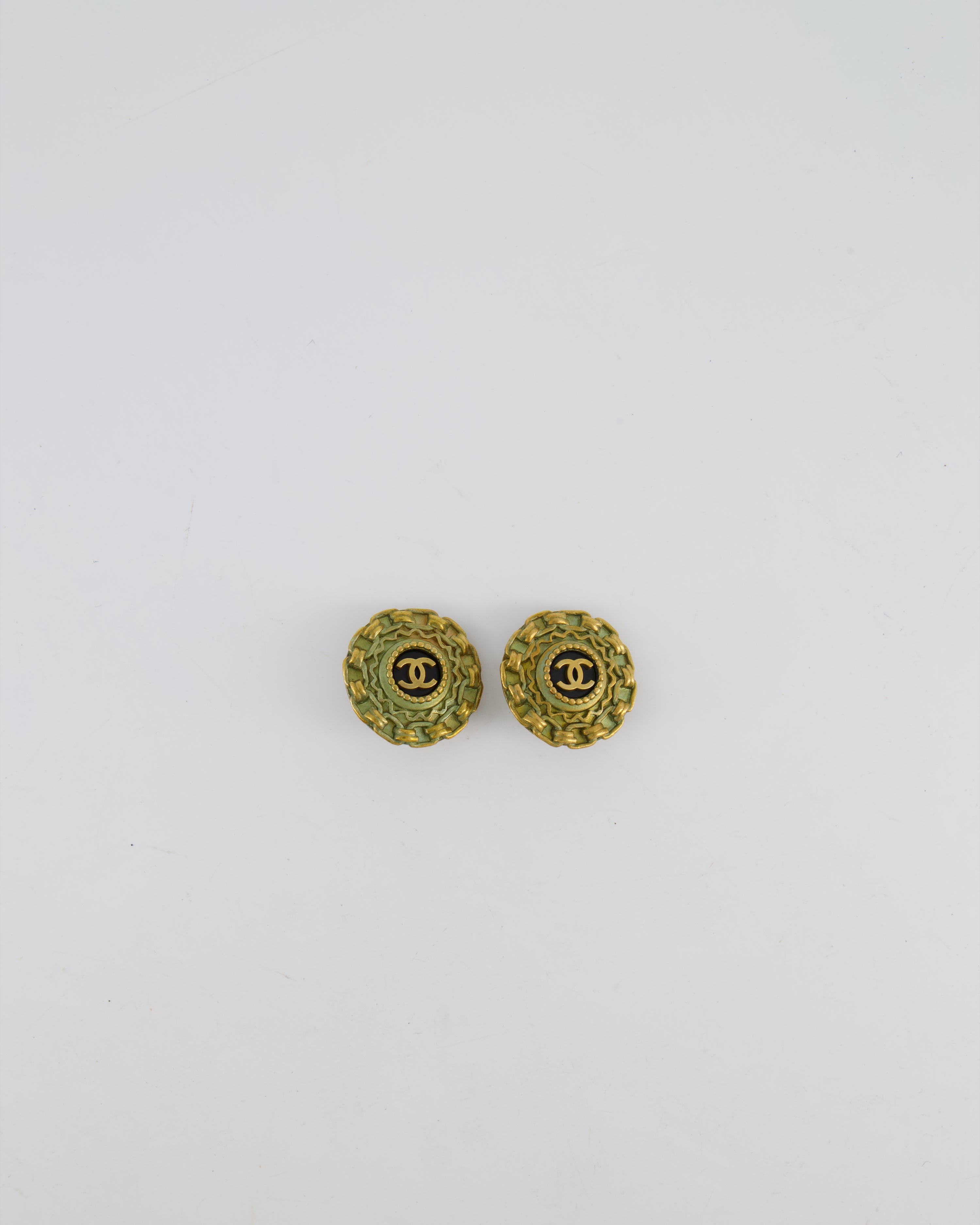 Chanel 94A Vintage CC Brushed Gold Matelasse Round Small Clip-On Earrings with Black Detailing