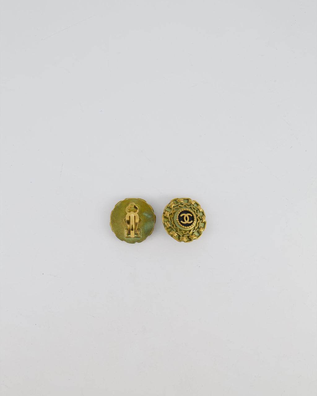 Chanel 94A Vintage CC Brushed Gold Matelasse Round Small Clip-On Earrings with Black Detailing