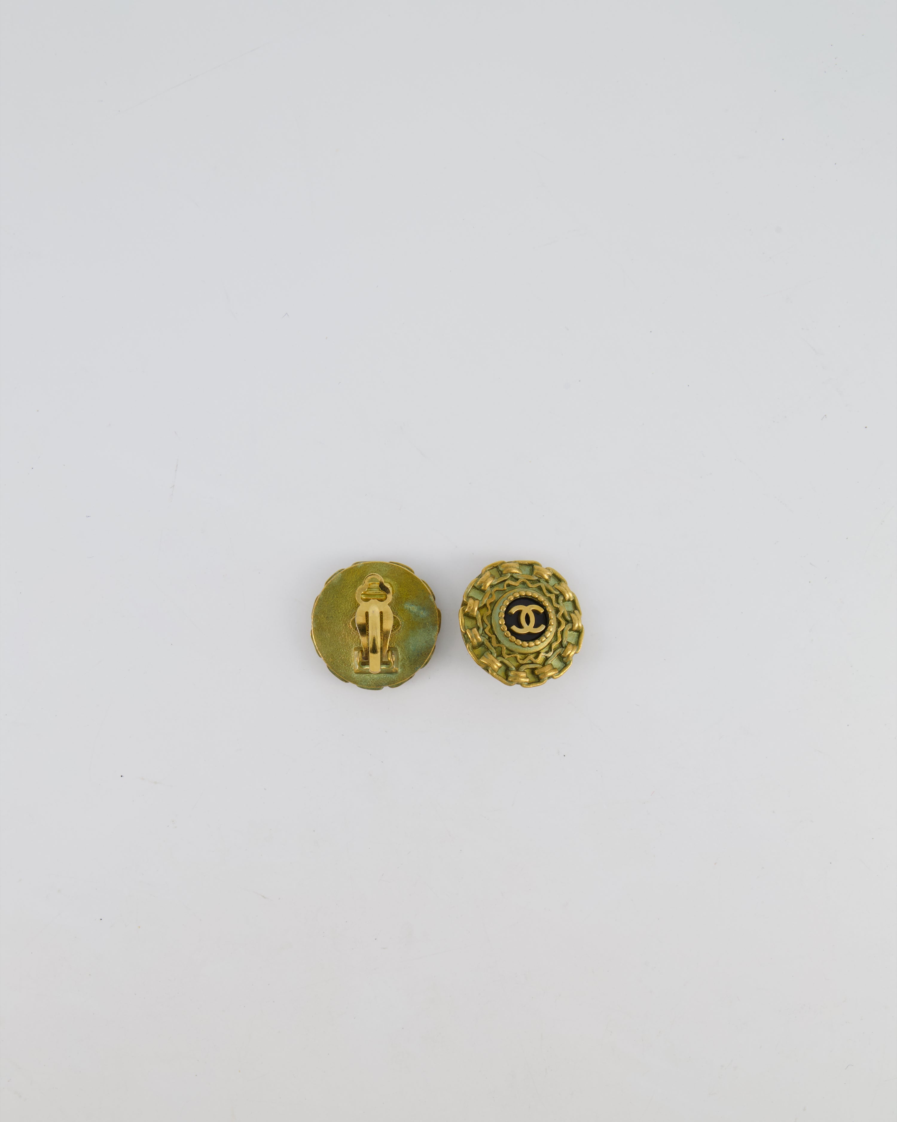 Chanel 94A Vintage CC Brushed Gold Matelasse Round Small Clip-On Earrings with Black Detailing
