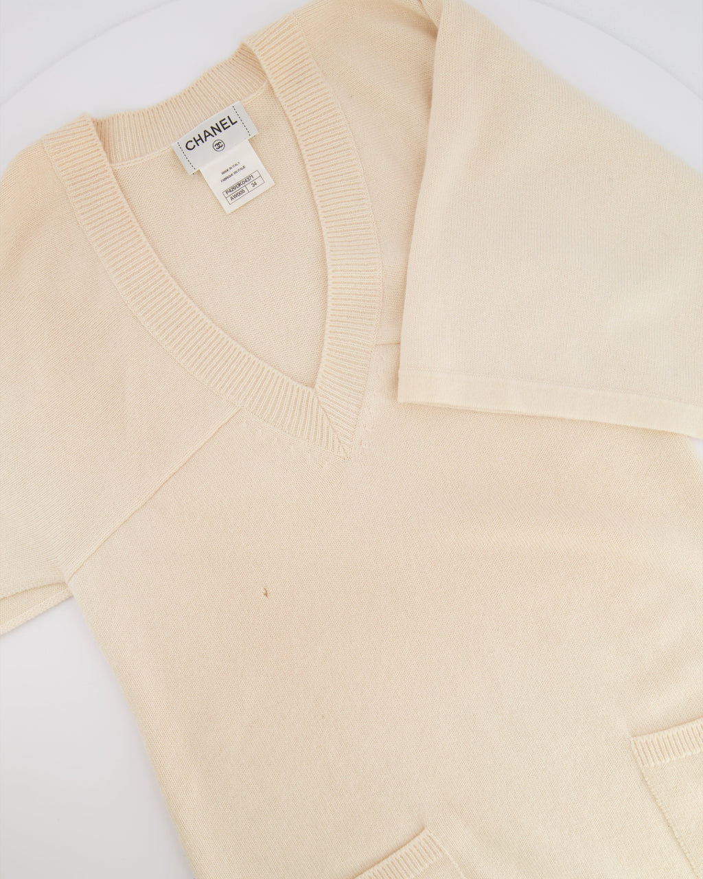 Chanel Cream Cashmere Short-Sleeved V-Neck Jumper with Front Pockets and Back Crystal CC Logo Detail Size FR 34 (UK 6)