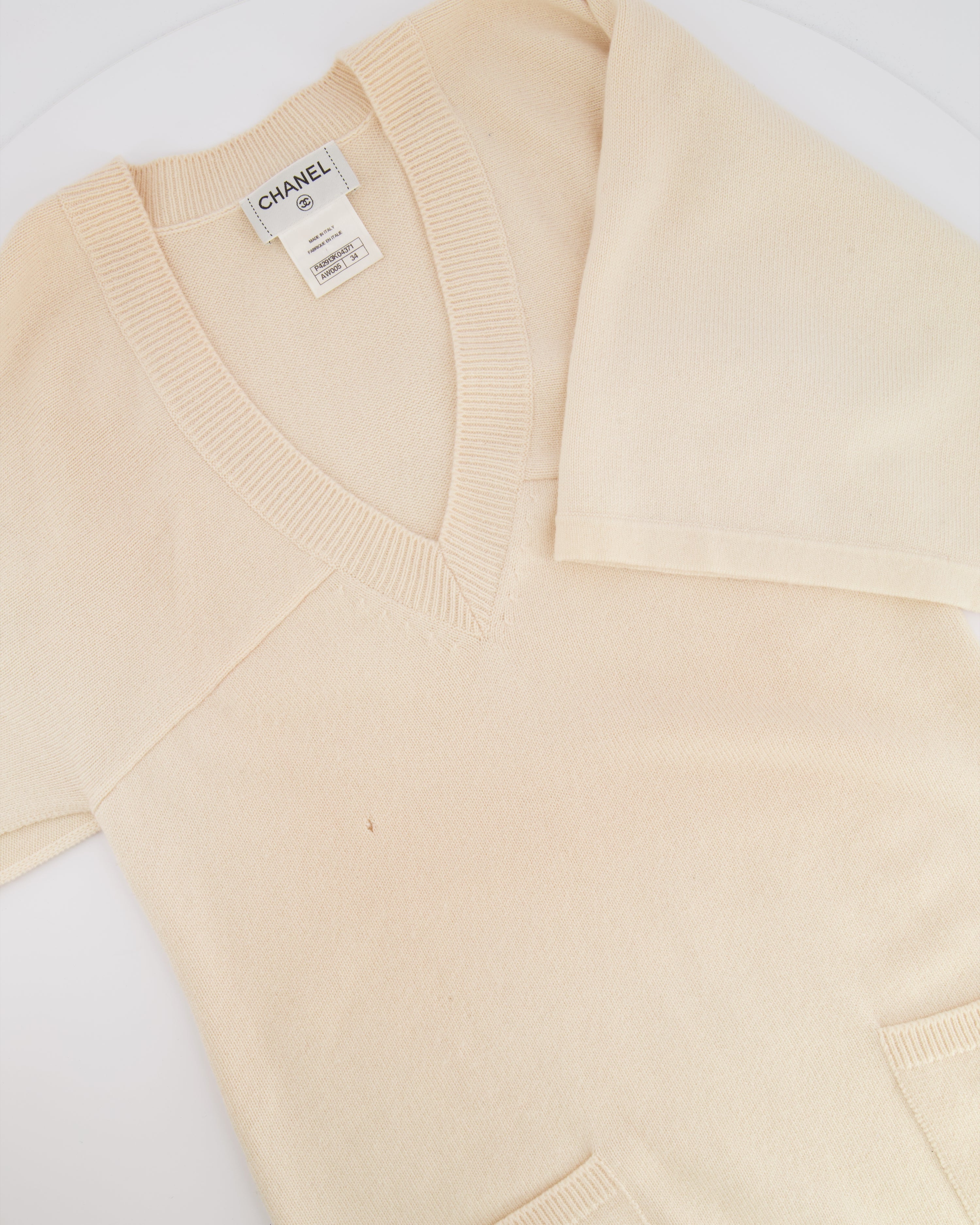 Chanel Cream Cashmere Short-Sleeved V-Neck Jumper with Front Pockets and Back Crystal CC Logo Detail Size FR 34 (UK 6)