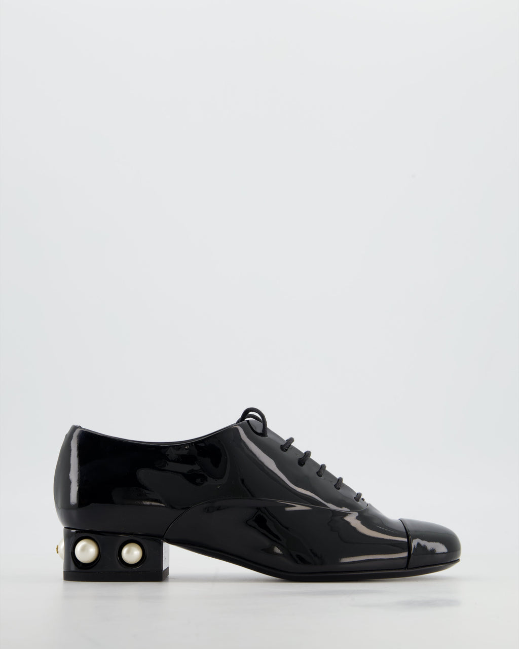 Chanel Black Patent Leather Lace Up Shoes with Pearl and Gold CC Heel Detail Size EU 36.5