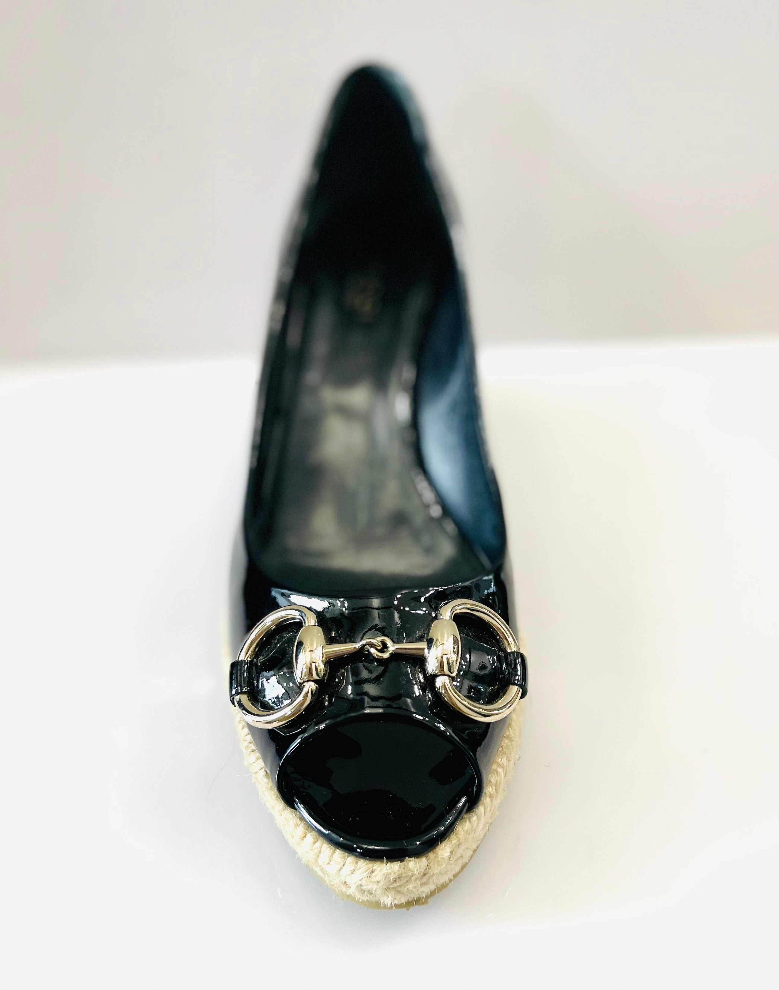 GUCCI PATENT LEATHER HORSEBIT PEEP TOE WEDGE HEEL PUMPS