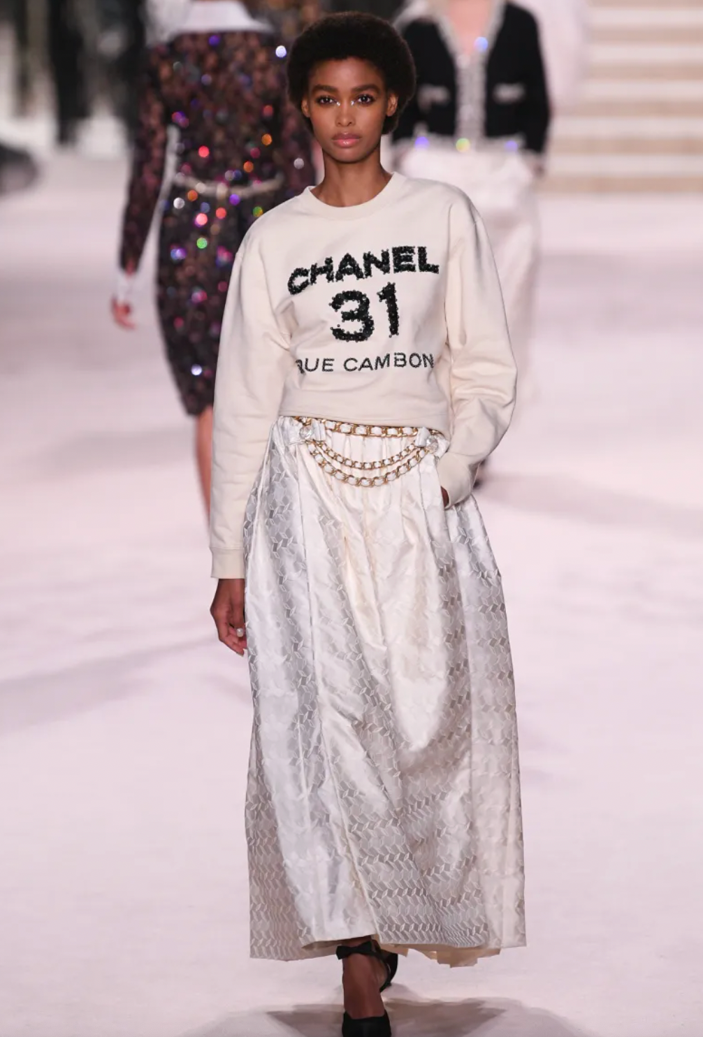 Chanel Pre-Fall 2020 Beige 31 Rue Cambon Sweater with Black Floral Appliqué Logo Size L (UK 12)