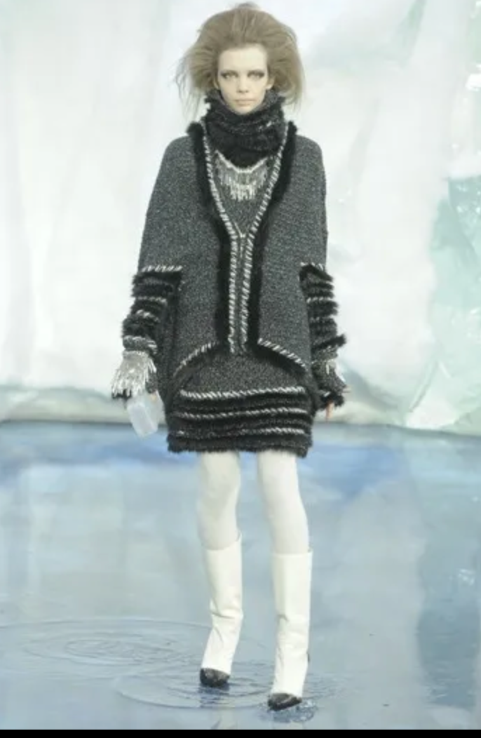 Chanel Fall 2010 Collection Black and White Cashmere Knit Cape with Fur Trimmings Size FR 40 (UK 12)