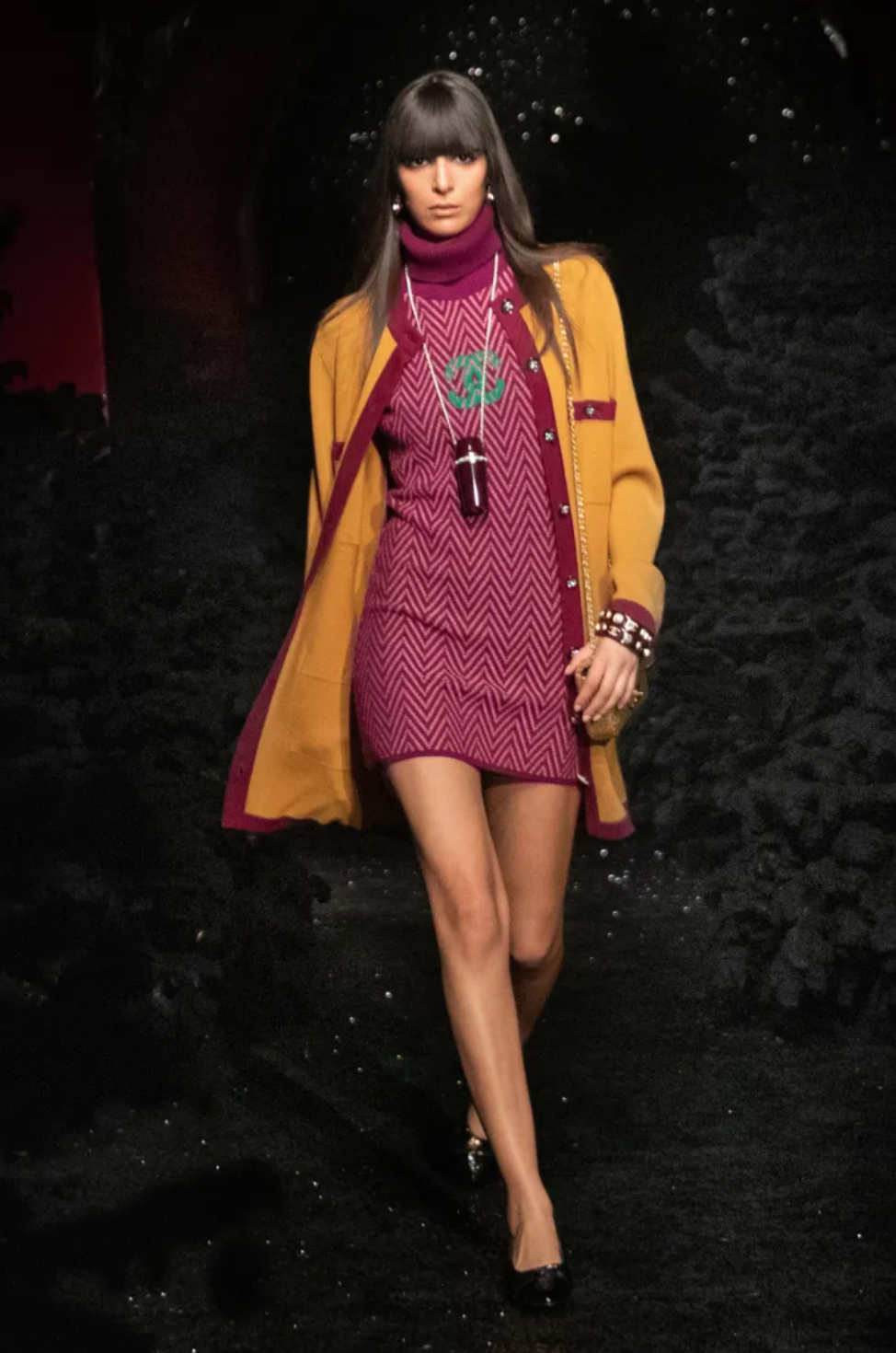 Chanel Fall 2021 Pink and Purple Cashmere Knit High-Neck Sleeveless Midi Dress with ZigZag Pattern and Green CC Logo and with Back Crystal CC Logo Detail Size FR 38 (UK 10)