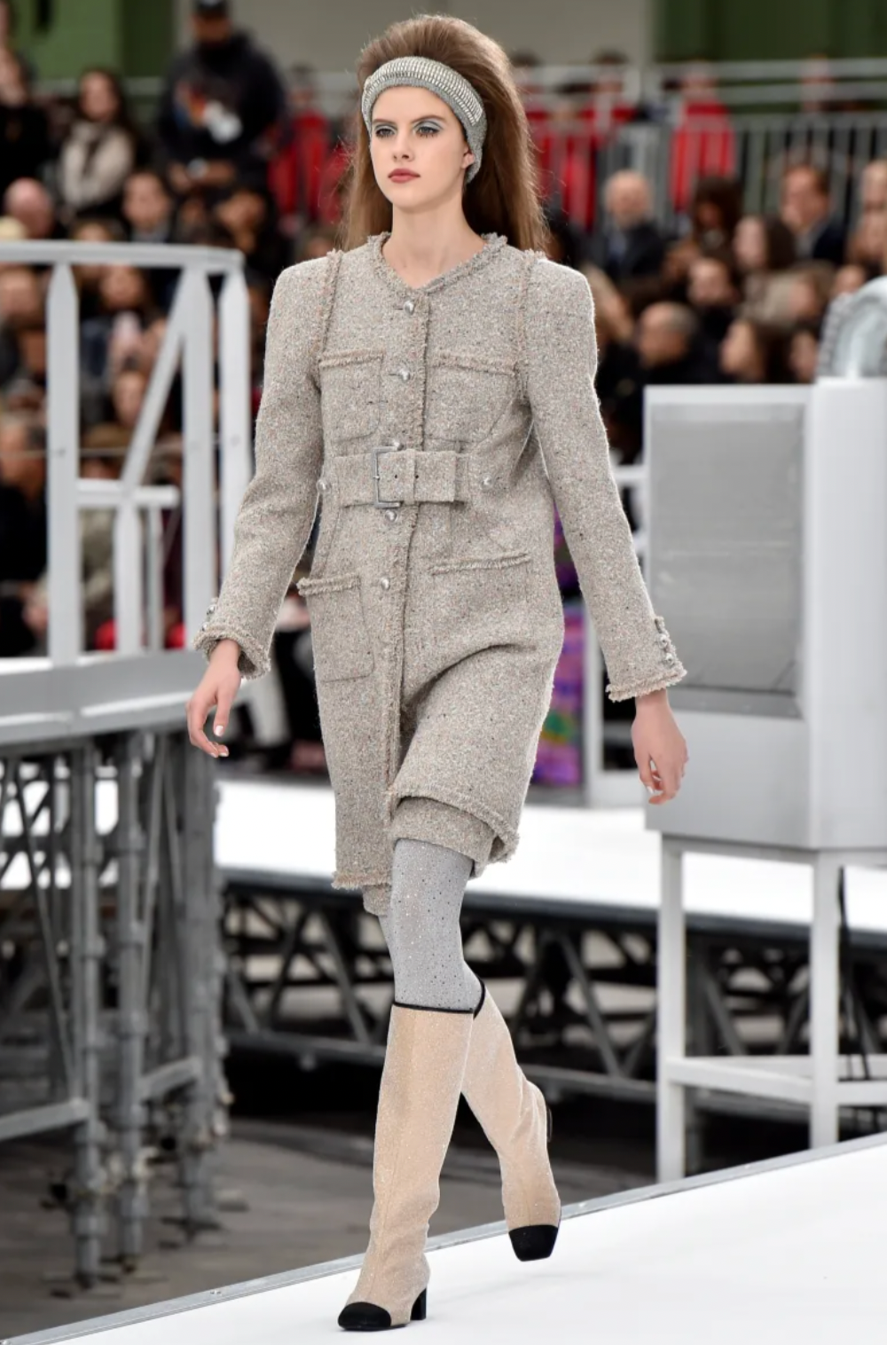 Chanel FW17 Runway Beige Tweed Belted Coat with Clear CC Logo Buttons Size FR 38 (UK 10) RRP £5,250