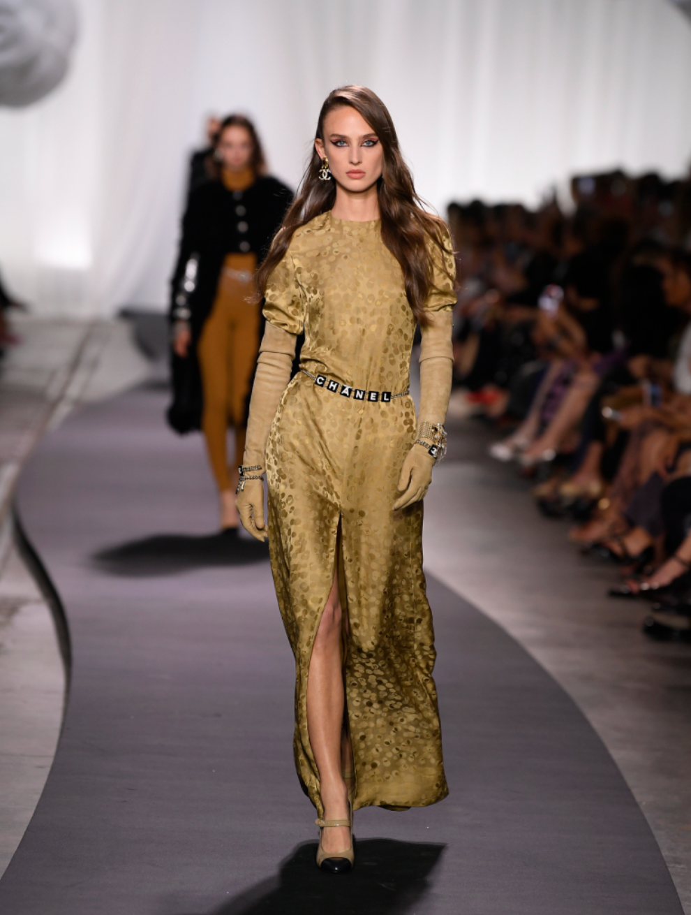 Chanel Metiers d'Art 2022 Beige Silk Polkadot Long-Sleeve Maxi Dress with Front Slit and CC Logo Details Size FR 36 (UK 8)