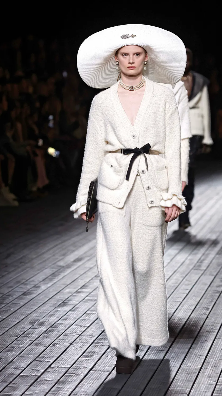 Chanel Ivory Knitted Cashmere Cardigan with Ruched Sleeve Detail Size FR 34 (UK 6)