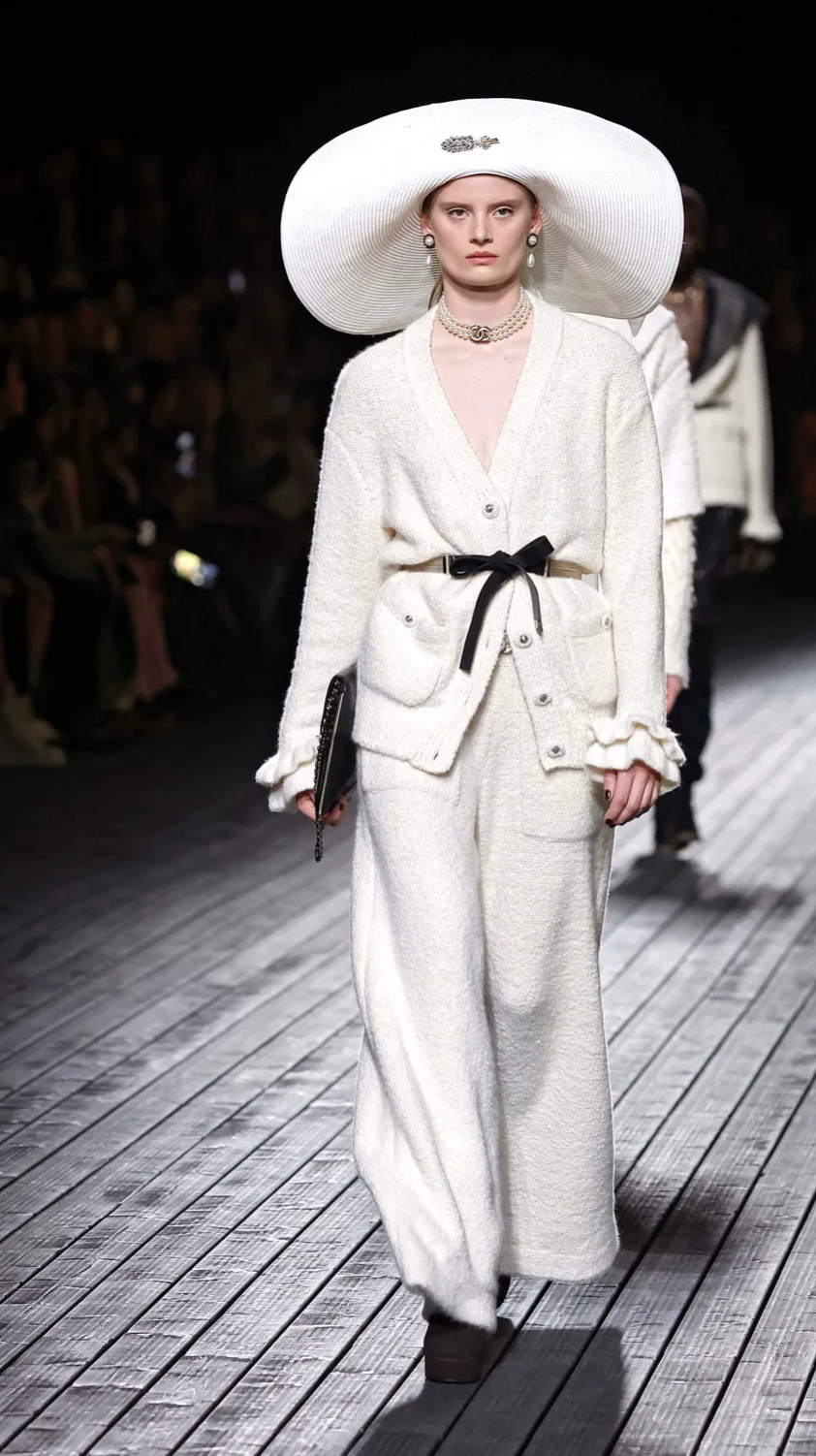 Chanel Ivory Knitted Cashmere Pants with CC Button Detail Size FR 36 (UK 8)