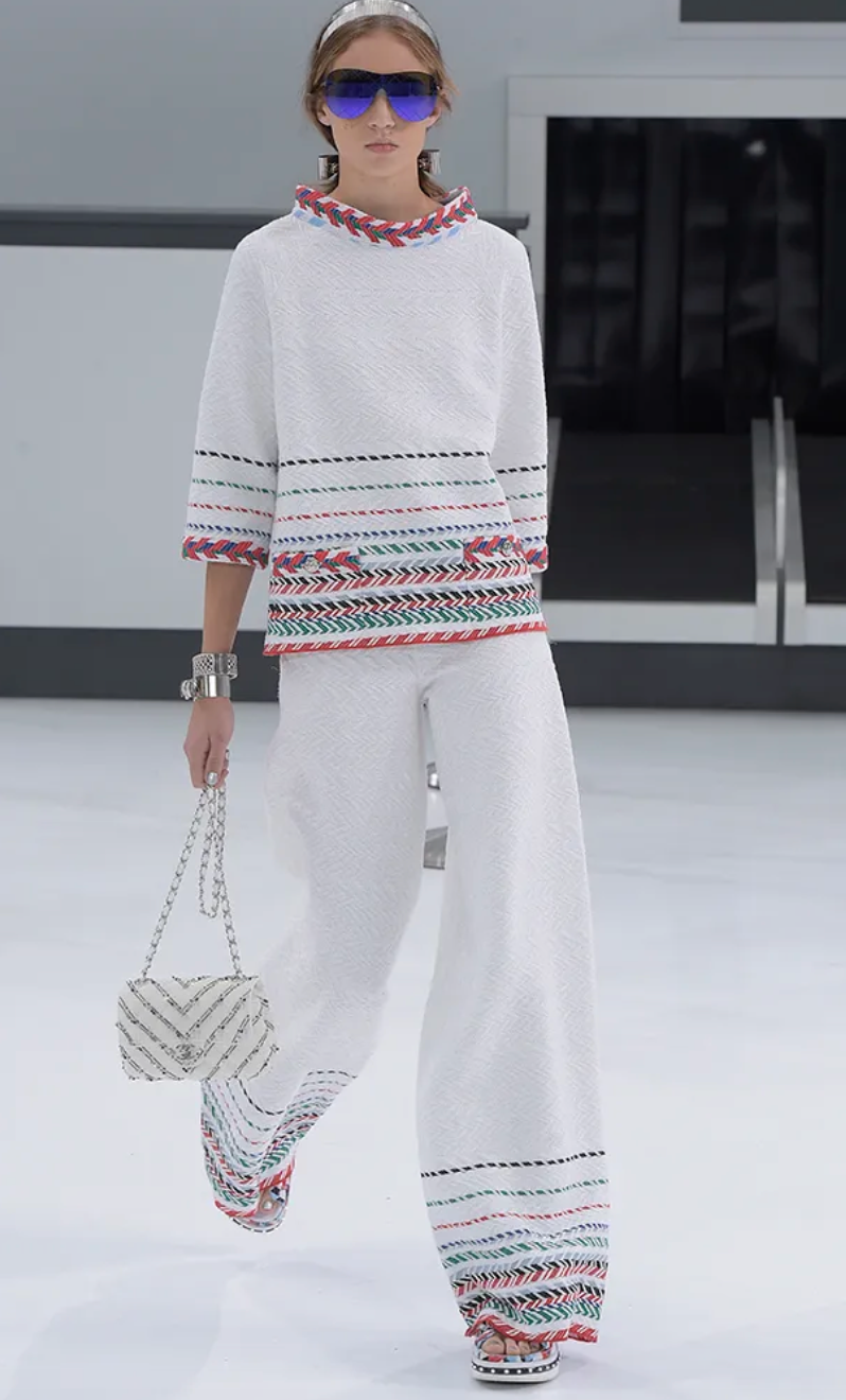 Chanel 16/S White Tweed Chevron Short Sleeve Top with Silver Botton Detail FR 38 Size UK 8