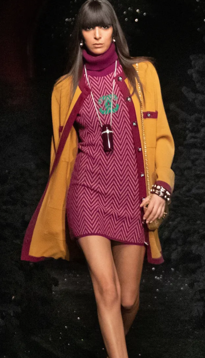 Chanel FW/21 Purple, Green Zig Zag Cashmere Dress with CC Logo Size FR 36 (UK 8)