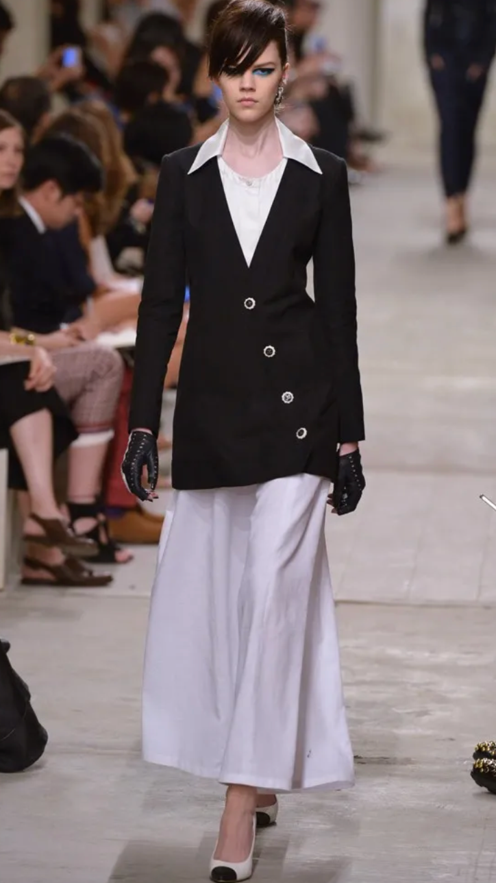 Chanel Resort 2014 Black Long-Sleeved Jacket with White and Black CC Logo Buttons Size FR 34 (UK 6)