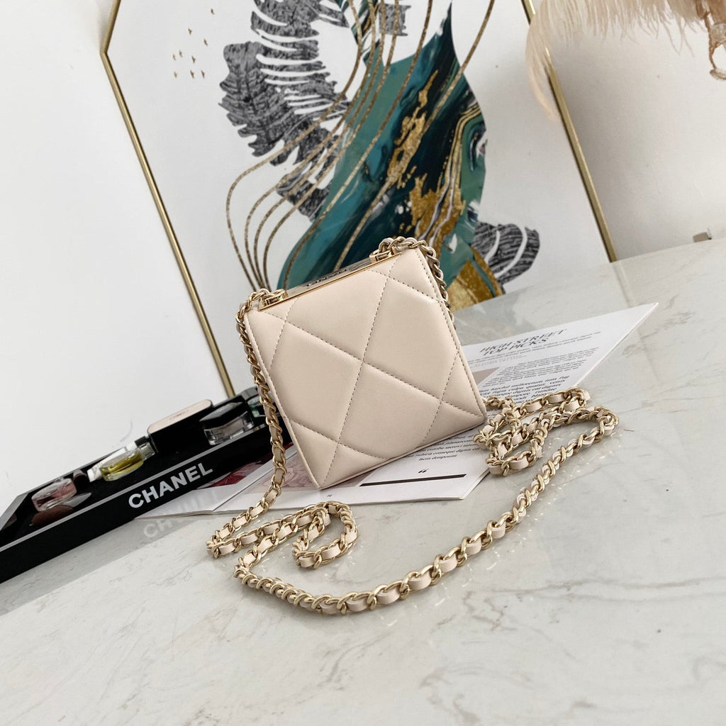 Chanel - Luxury Bag - CHL - 934