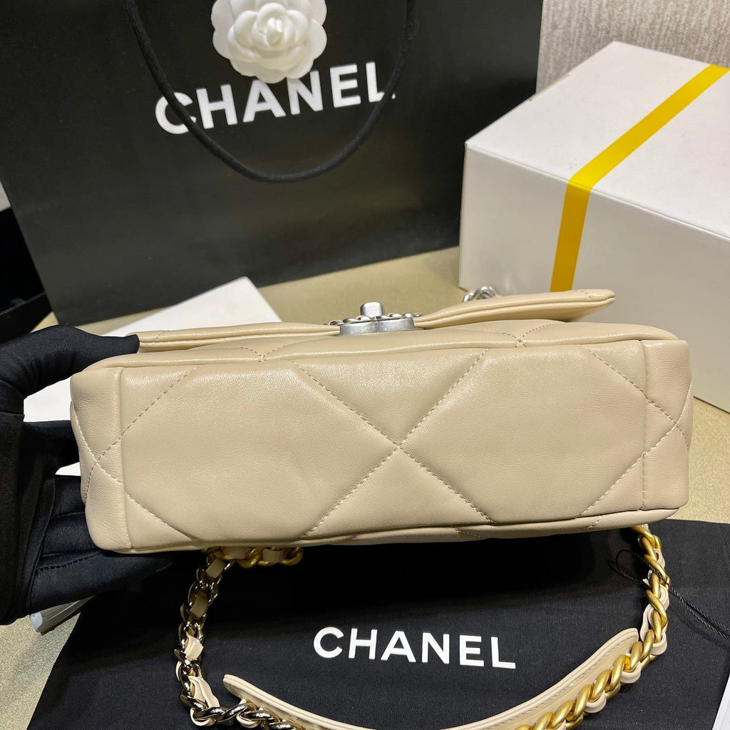 Chanel - Luxury Bag - CHL - 724