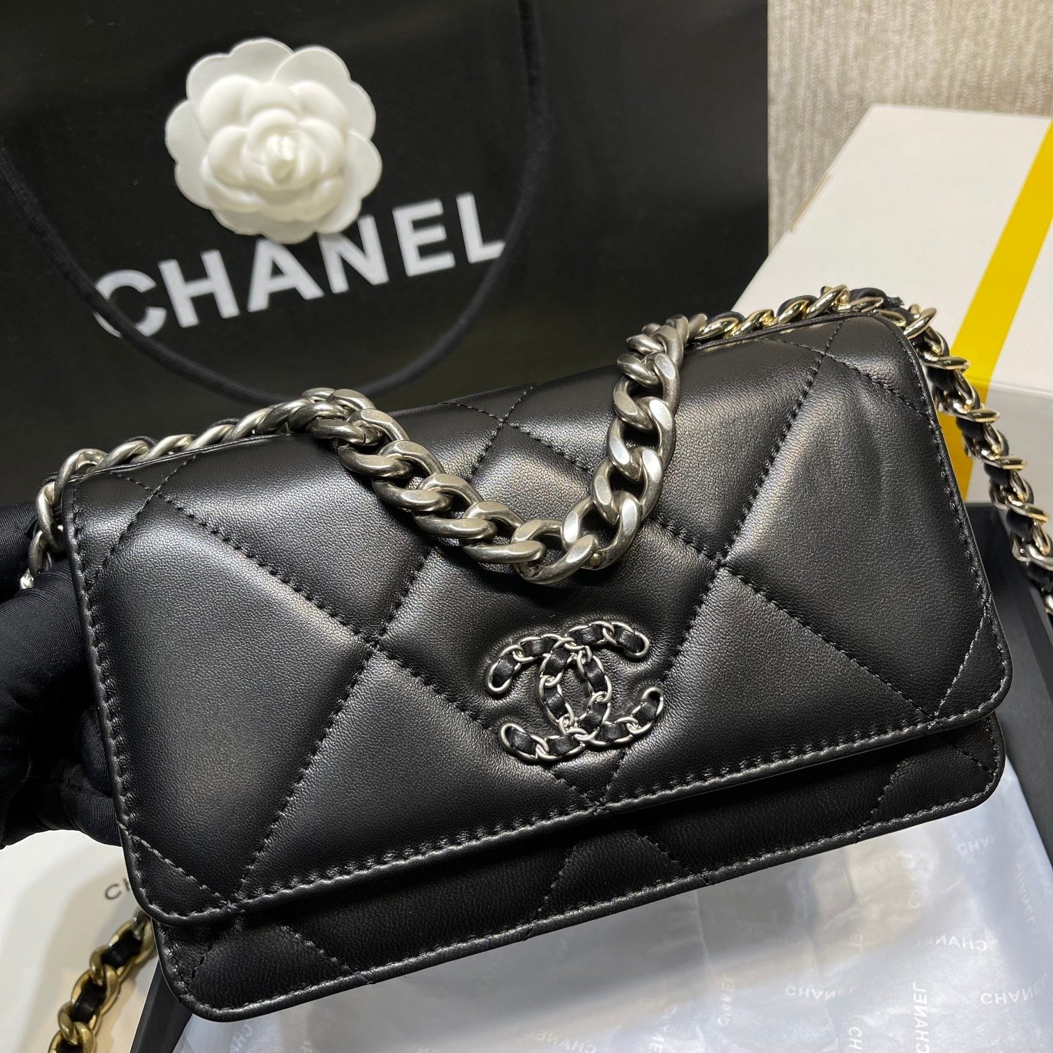 Chanel - Luxury Bag - CHL - 727