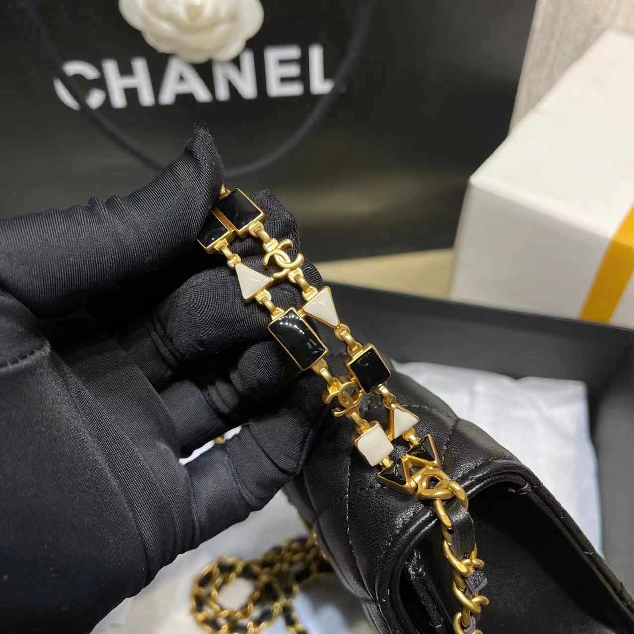 Chanel - Luxury Bag - CHL - 735