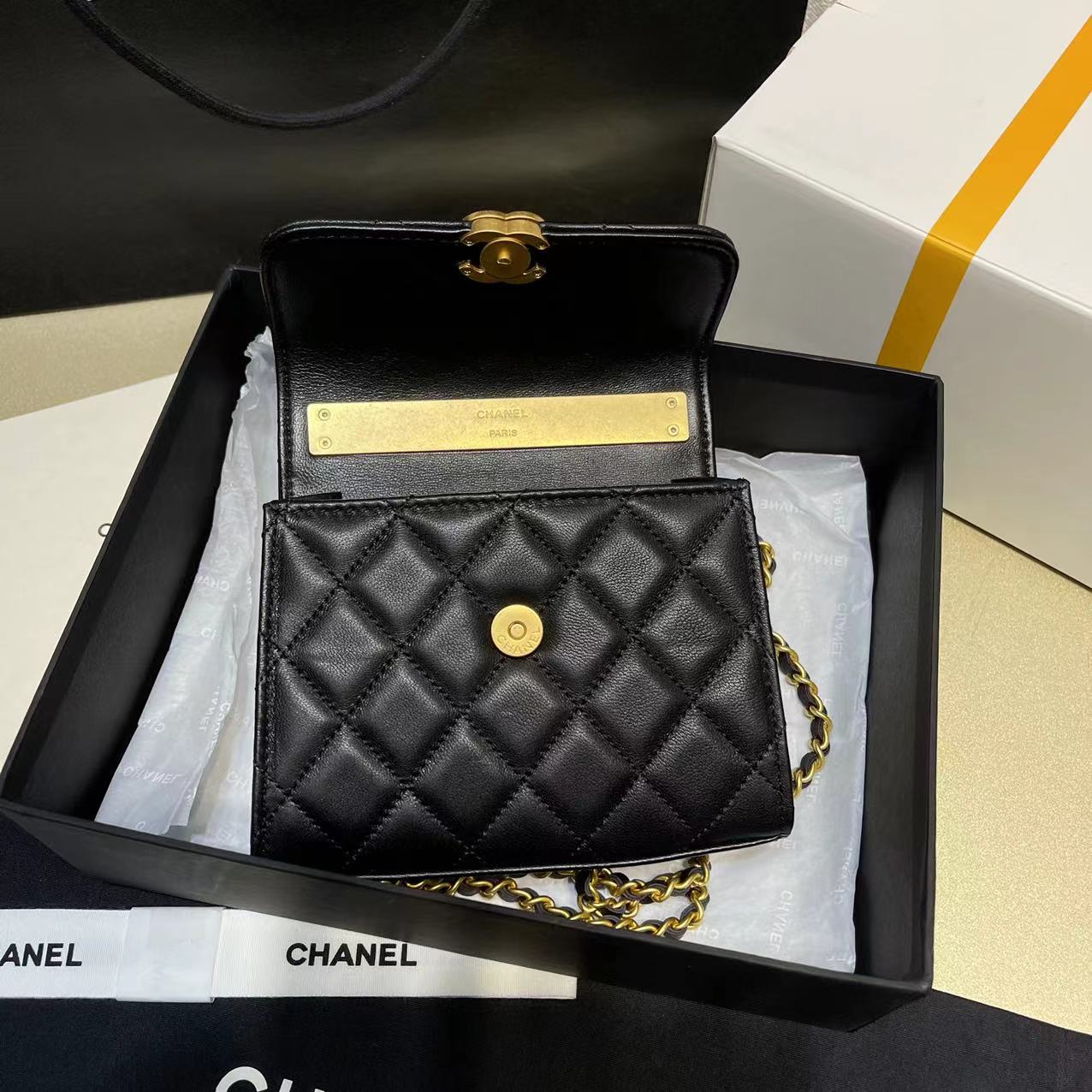Chanel - Luxury Bag - CHL - 735
