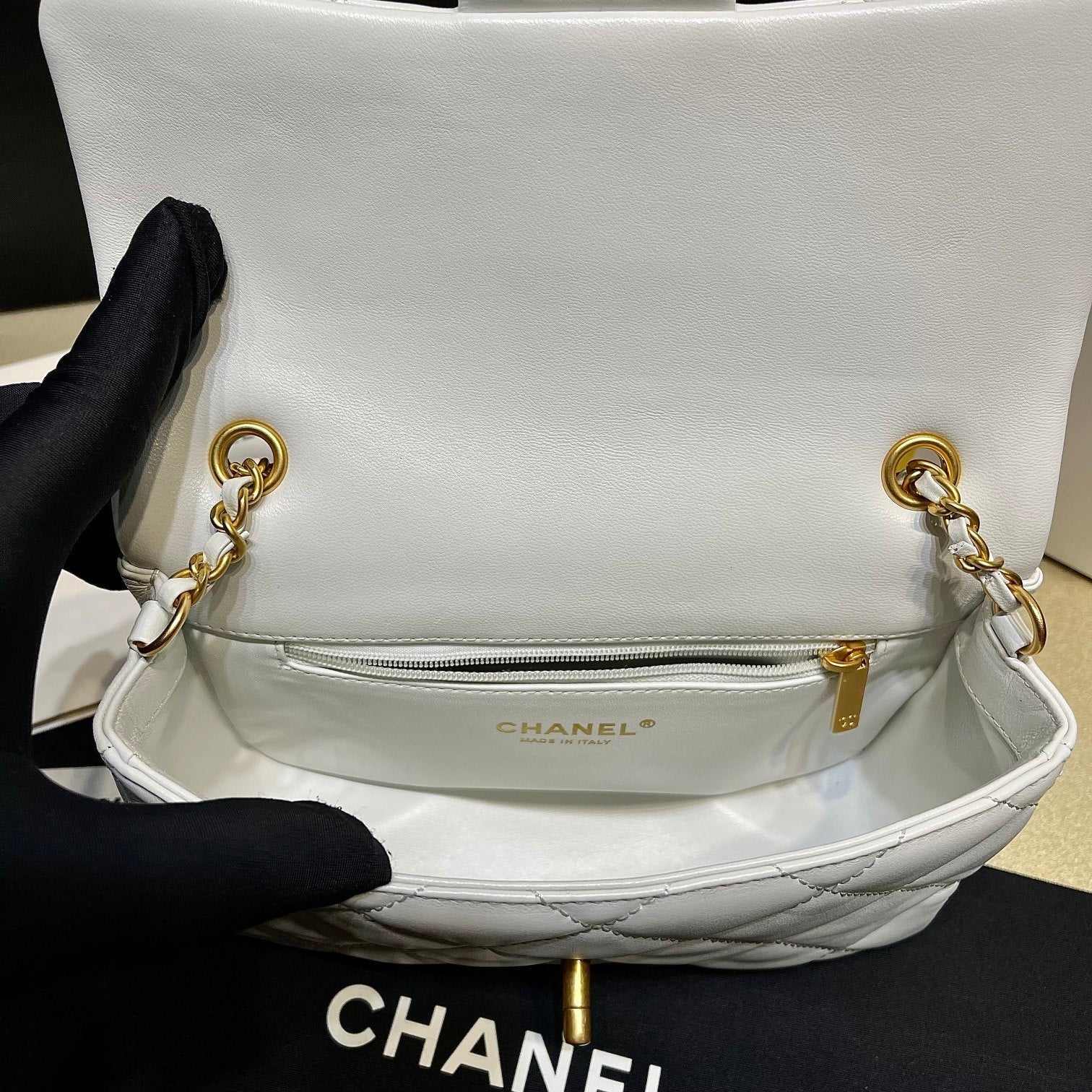 Chanel - Luxury Bag - CHL - 713