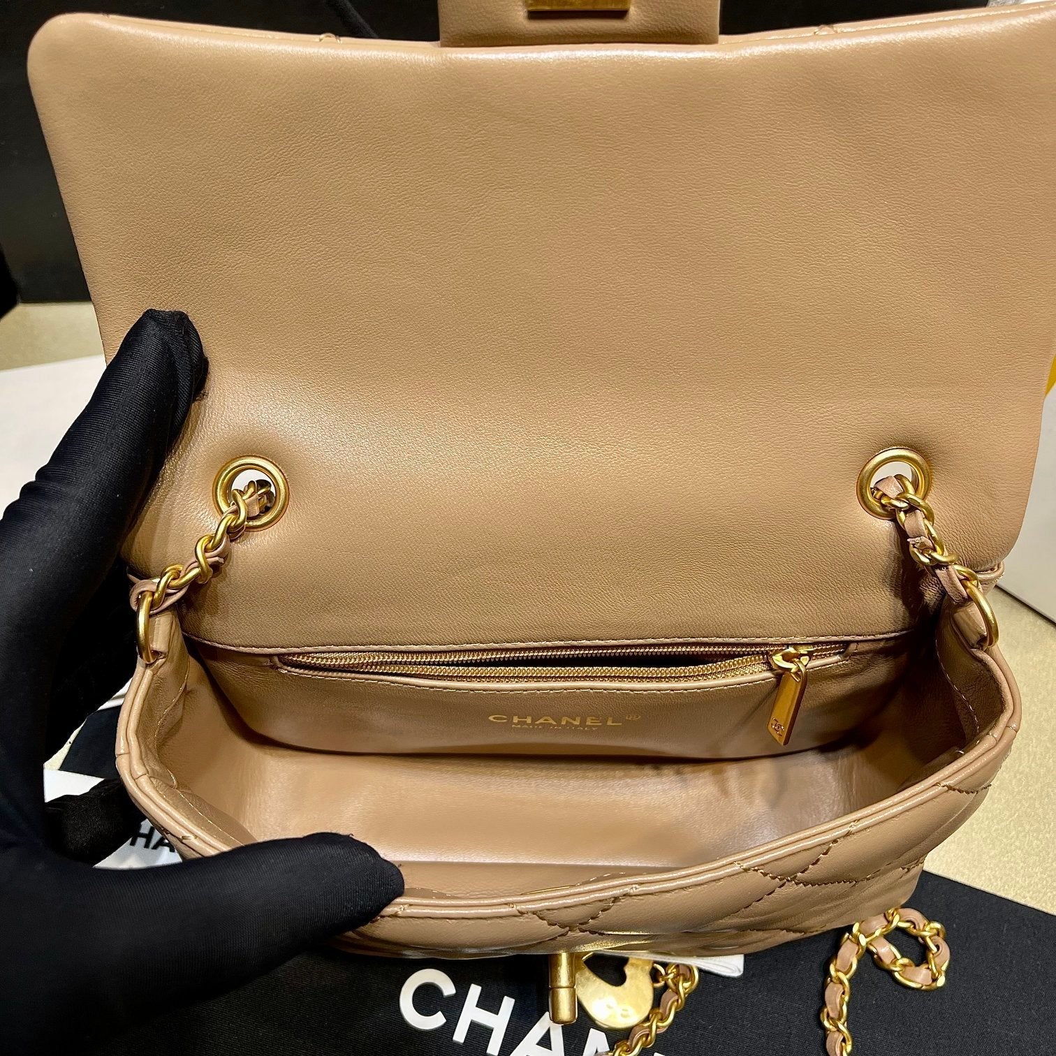 Chanel - Luxury Bag - CHL - 711