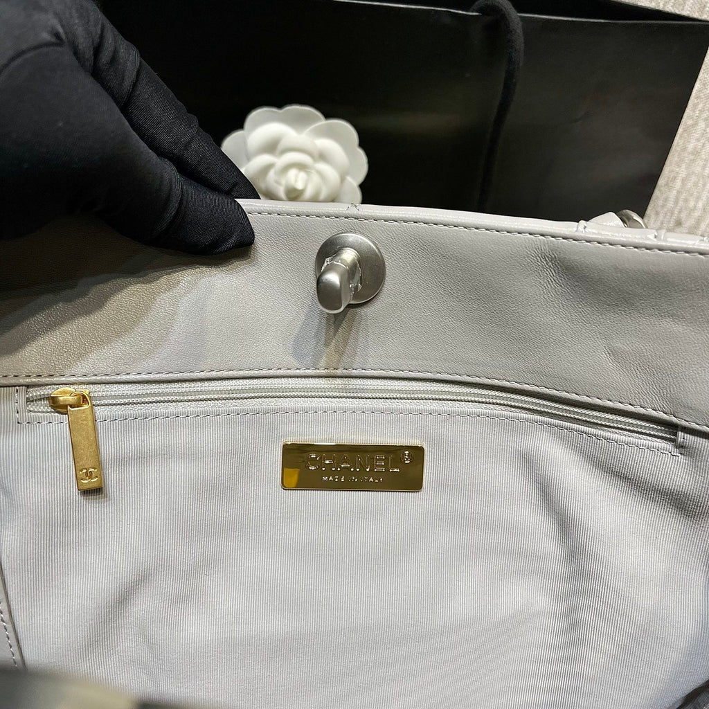 Chanel - Luxury Bag - CHL - 722
