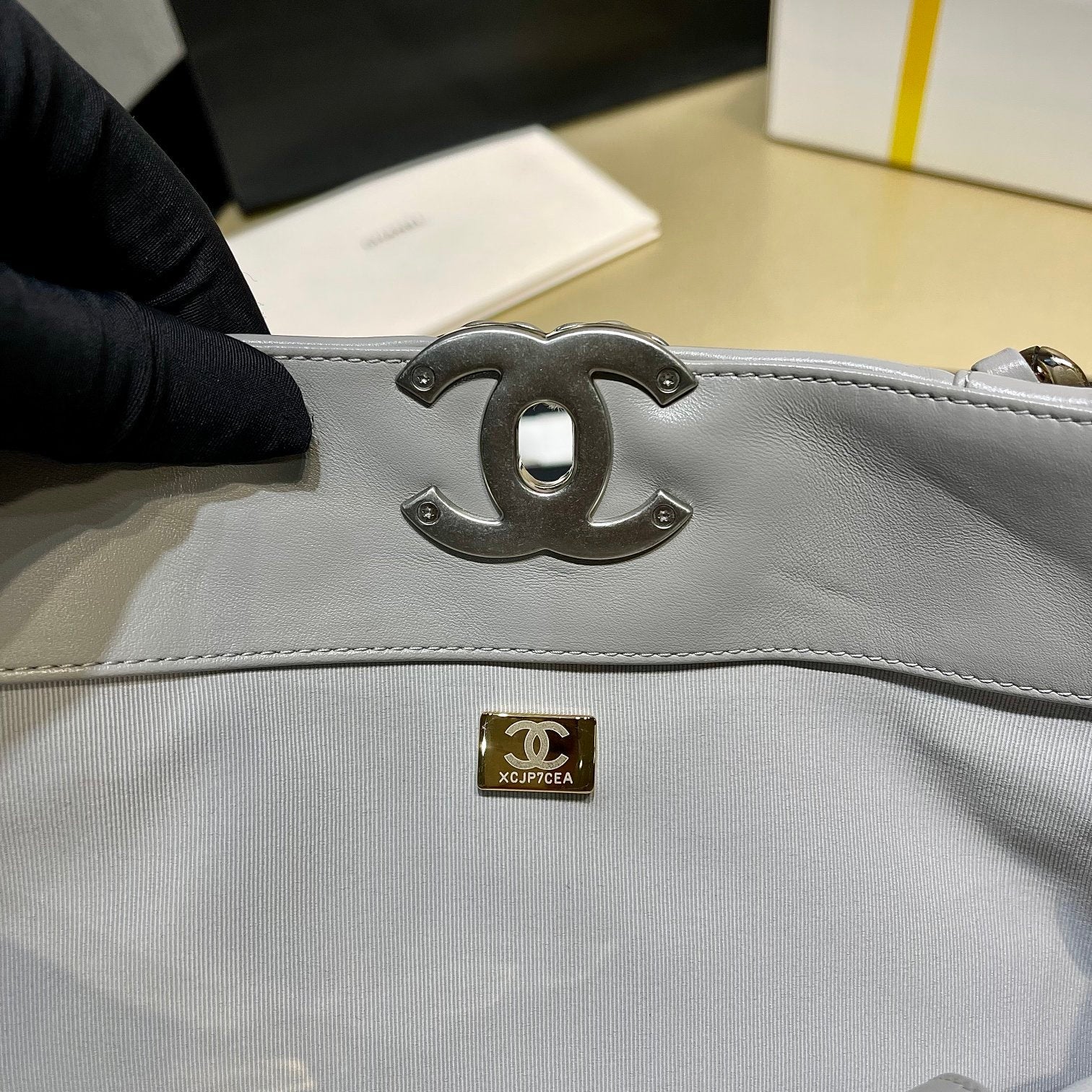 Chanel - Luxury Bag - CHL - 722