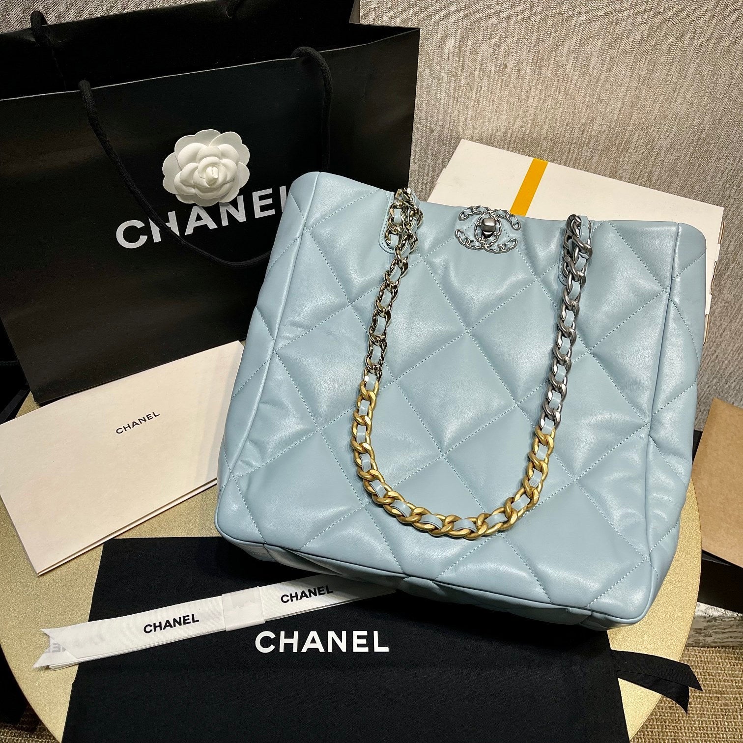 Chanel - Luxury Bag - CHL - 721