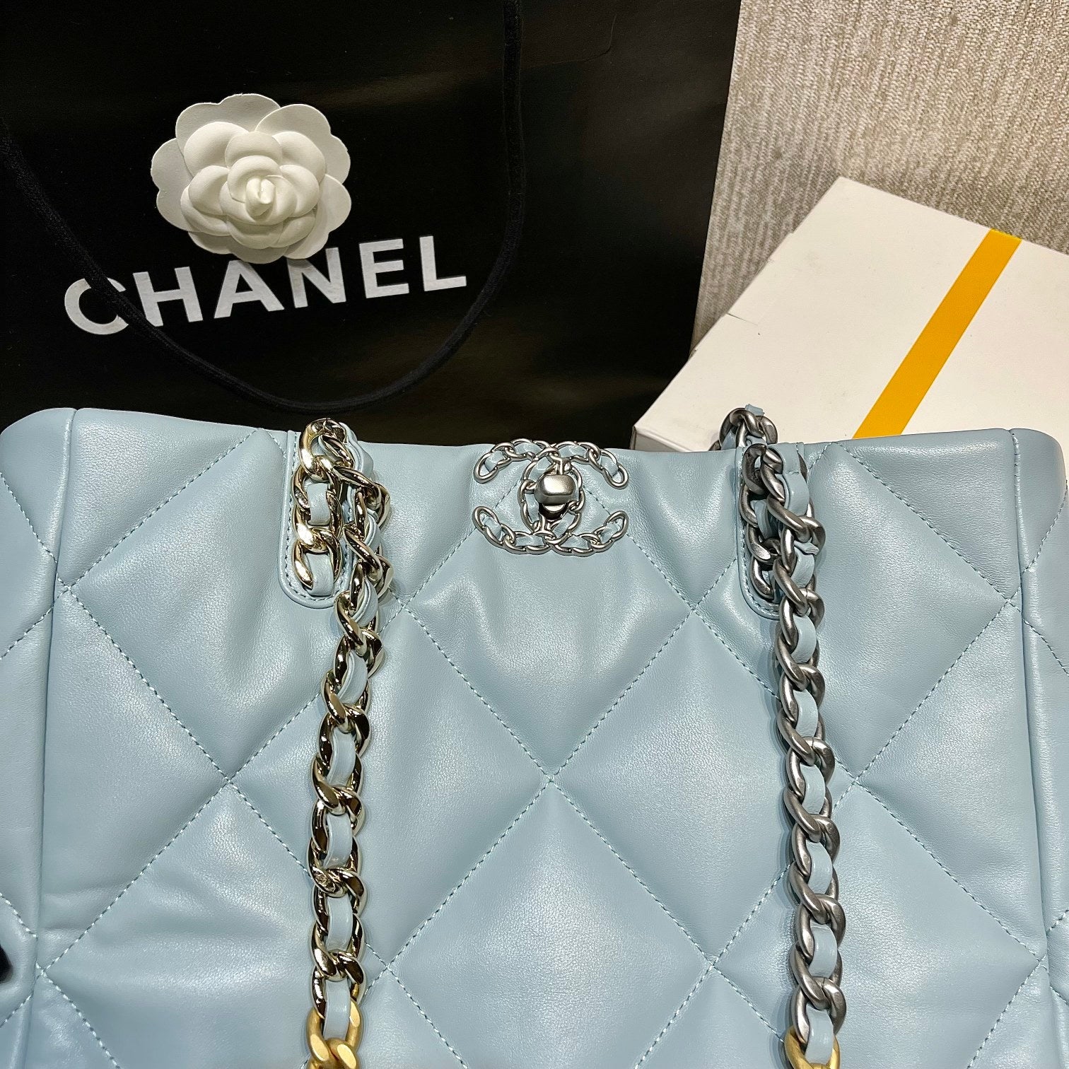 Chanel - Luxury Bag - CHL - 721