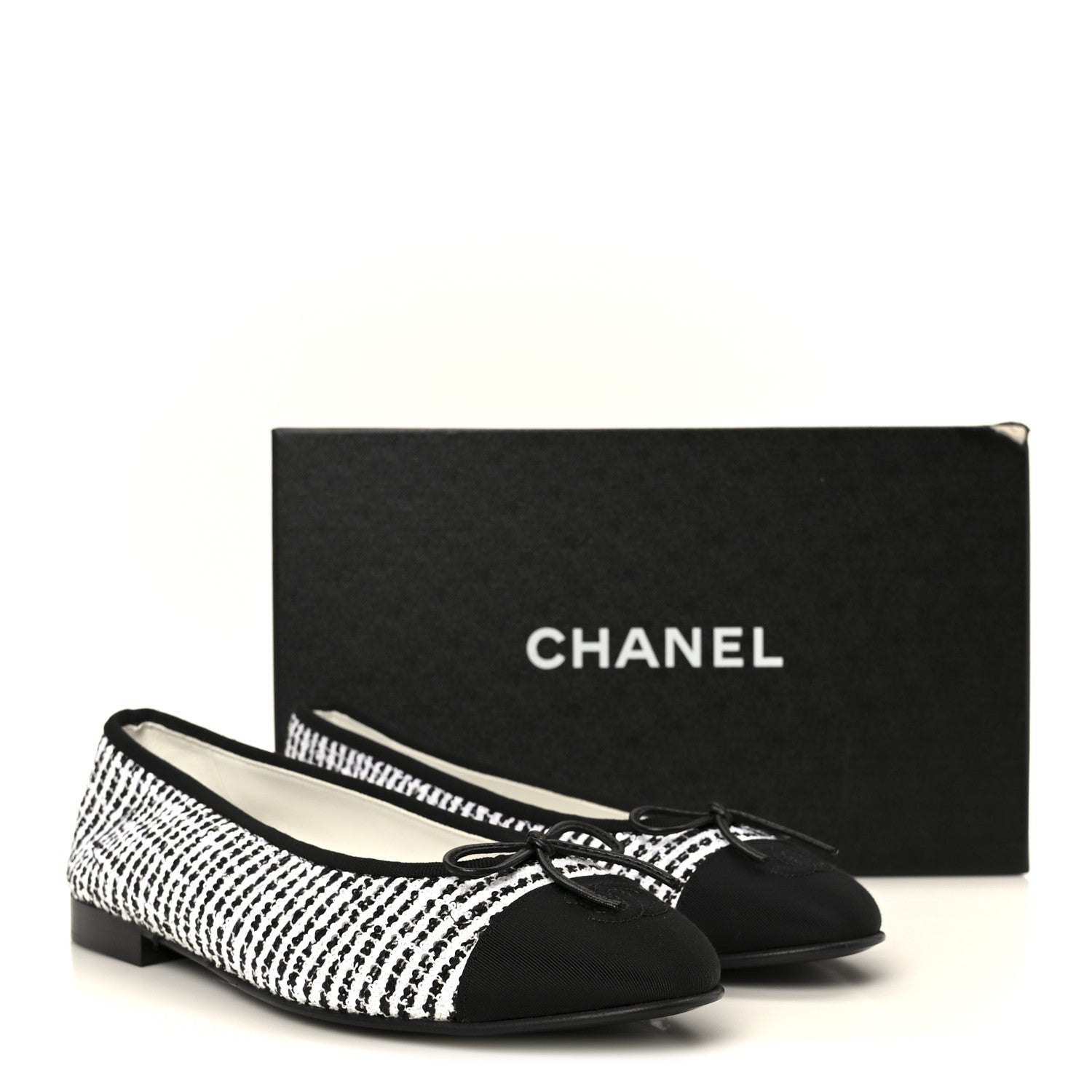 Chanel Tweed Sequin Grosgrain Cap Toe Ballerina Flats 39.5 Black White