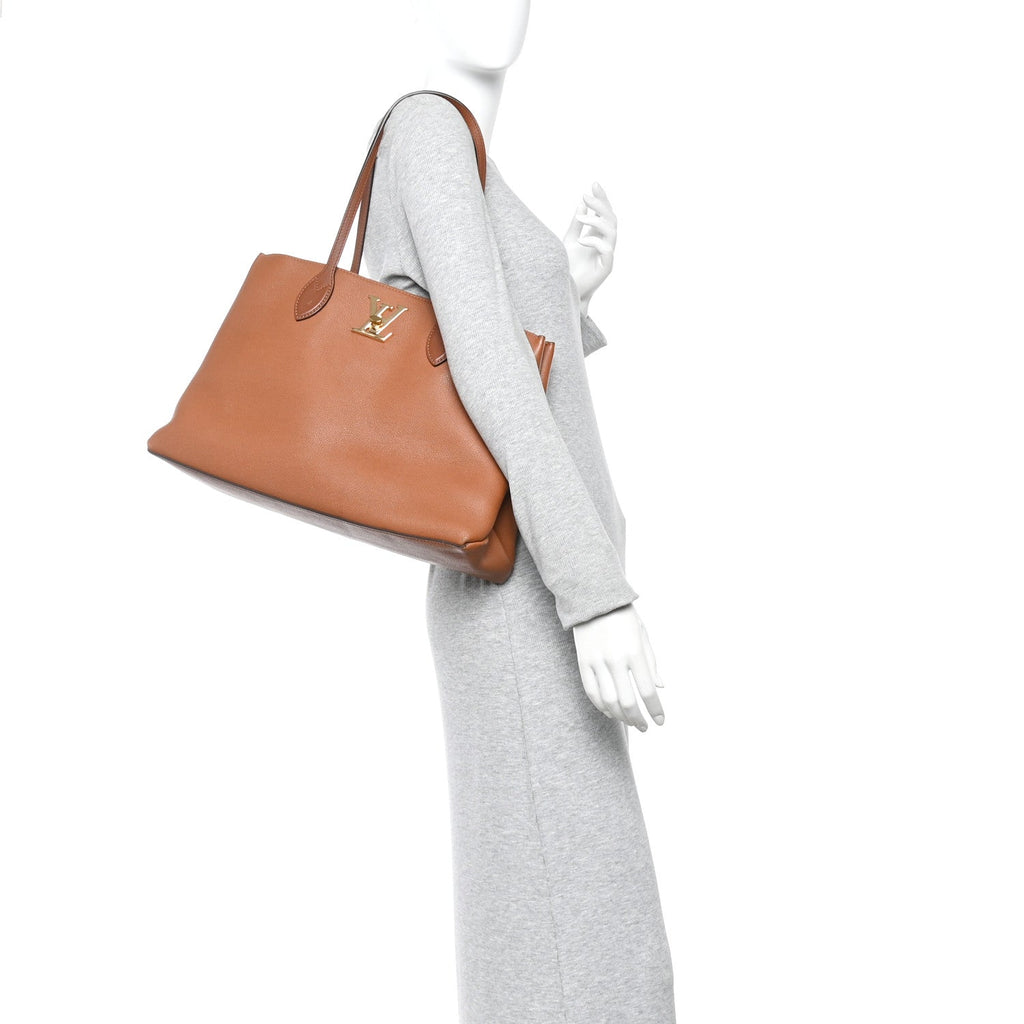 Louis Vuitton Grained Calfskin Lockme Shopper Chataigne