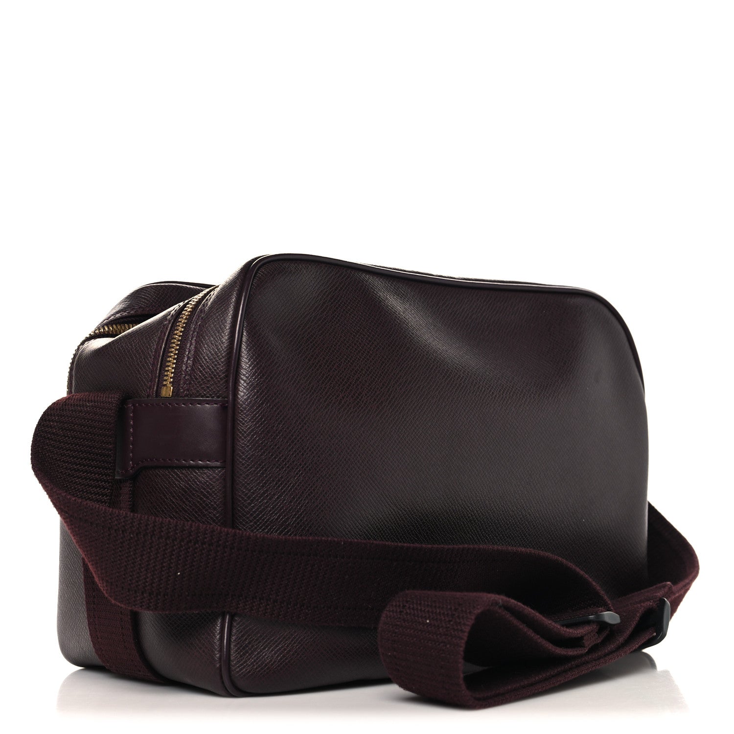 Louis Vuitton Taiga Reporter Messenger Acajou