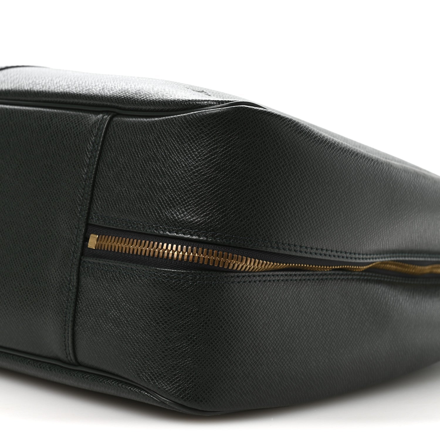 Louis Vuitton Taiga Helanga 1 Poche Epicea