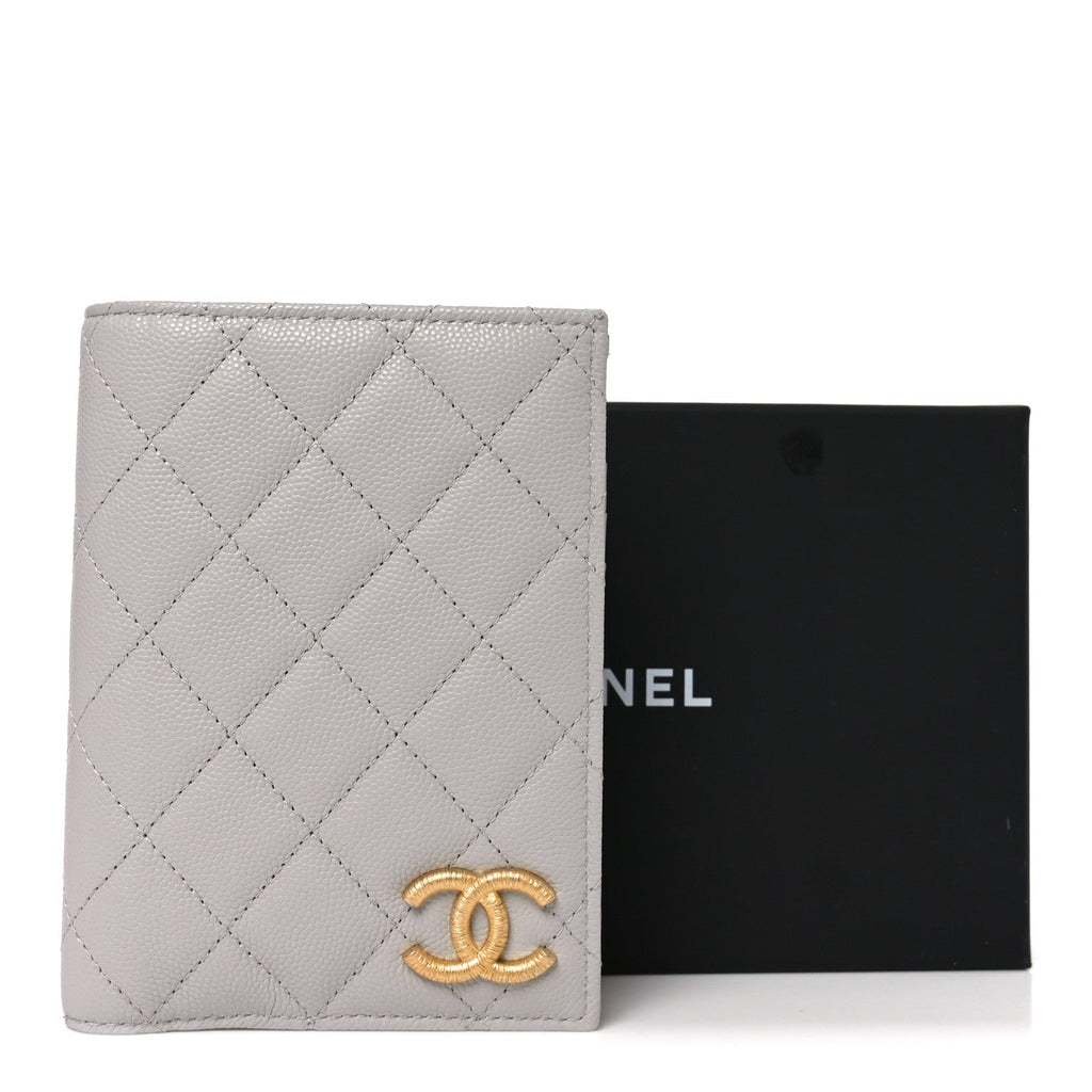 Caviar Quilted CC Passport Holder Grey