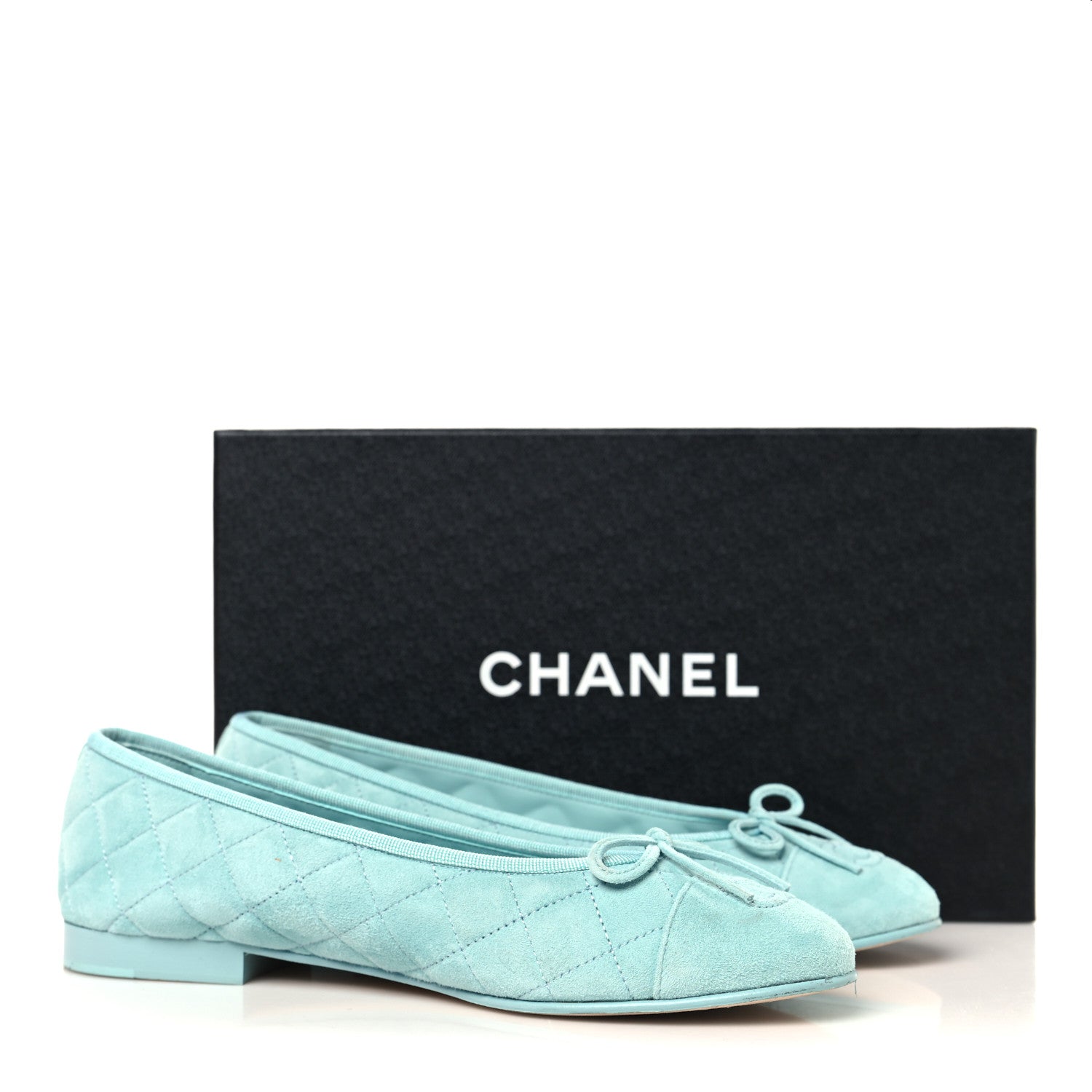 Chanel Suede Calfskin Quilted Cap Toe CC Ballerina Flats 38.5 Light Blue