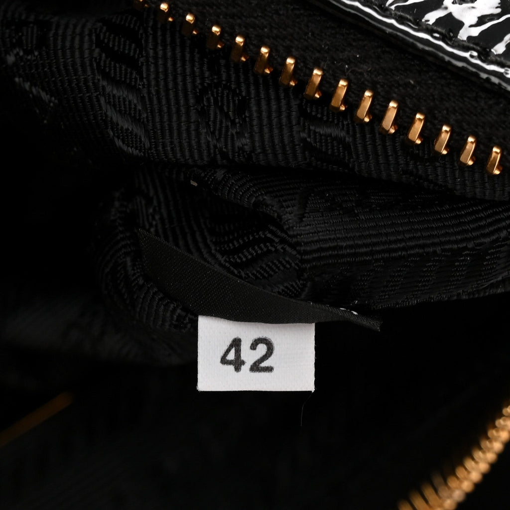 Prada Patent Naplak Re-Edition 2005 Shoulder Bag With Charm Black