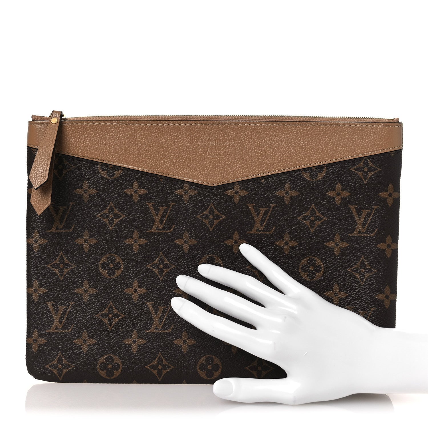 Louis Vuitton Monogram Daily Pouch Sesame
