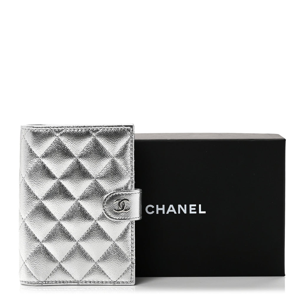 Metallic Caviar Quilted Passport Holder Silver