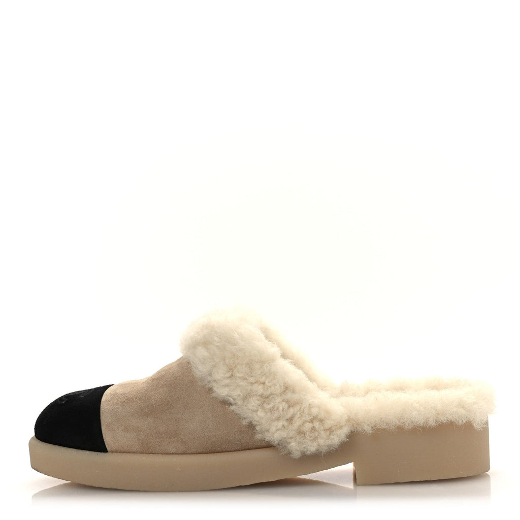 Chanel Suede Shearling CC Cap Toe Mules 38.5 Beige Black